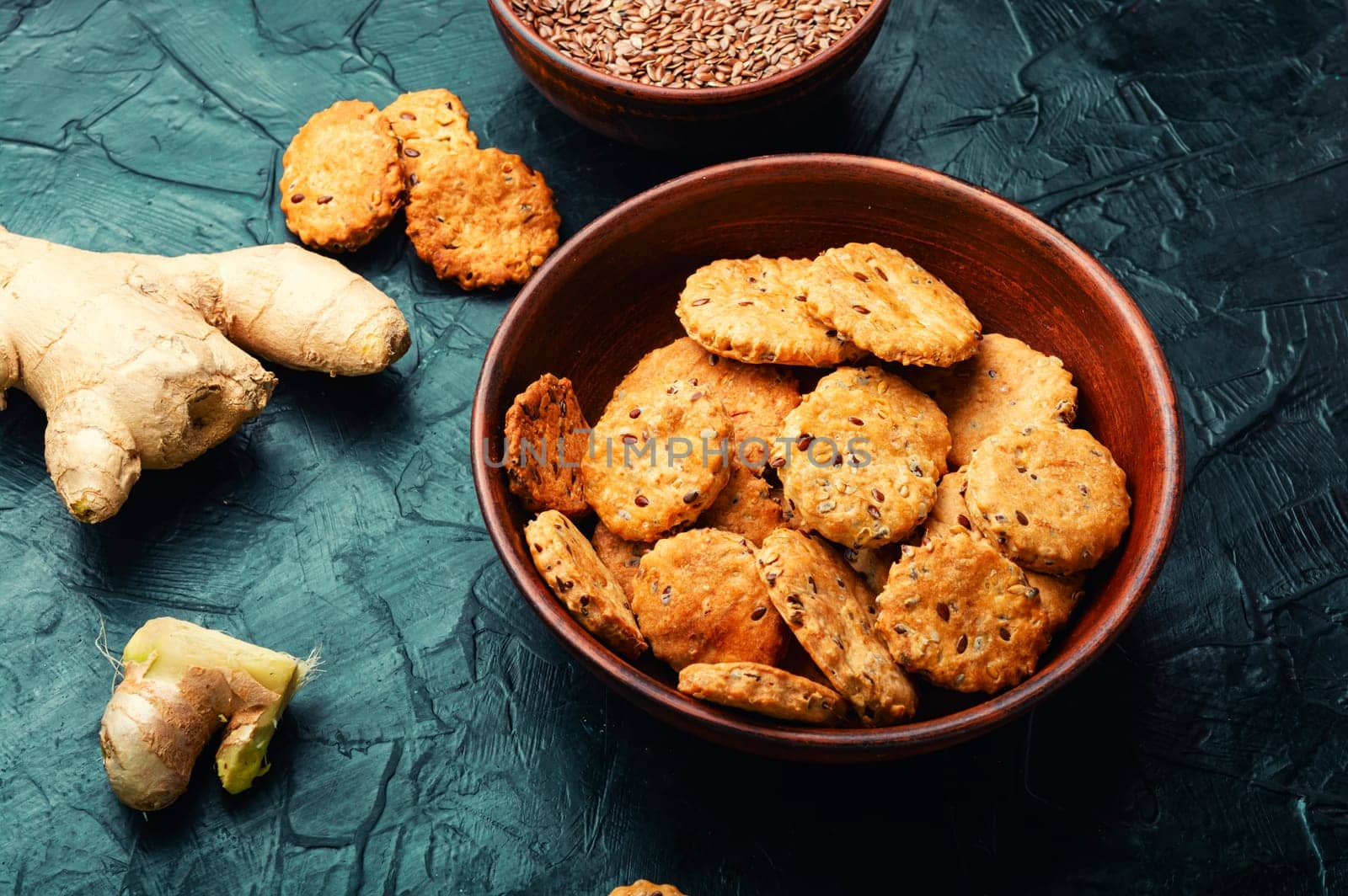 Delicious crackers with ginger and flax. Vegetarian cookies.