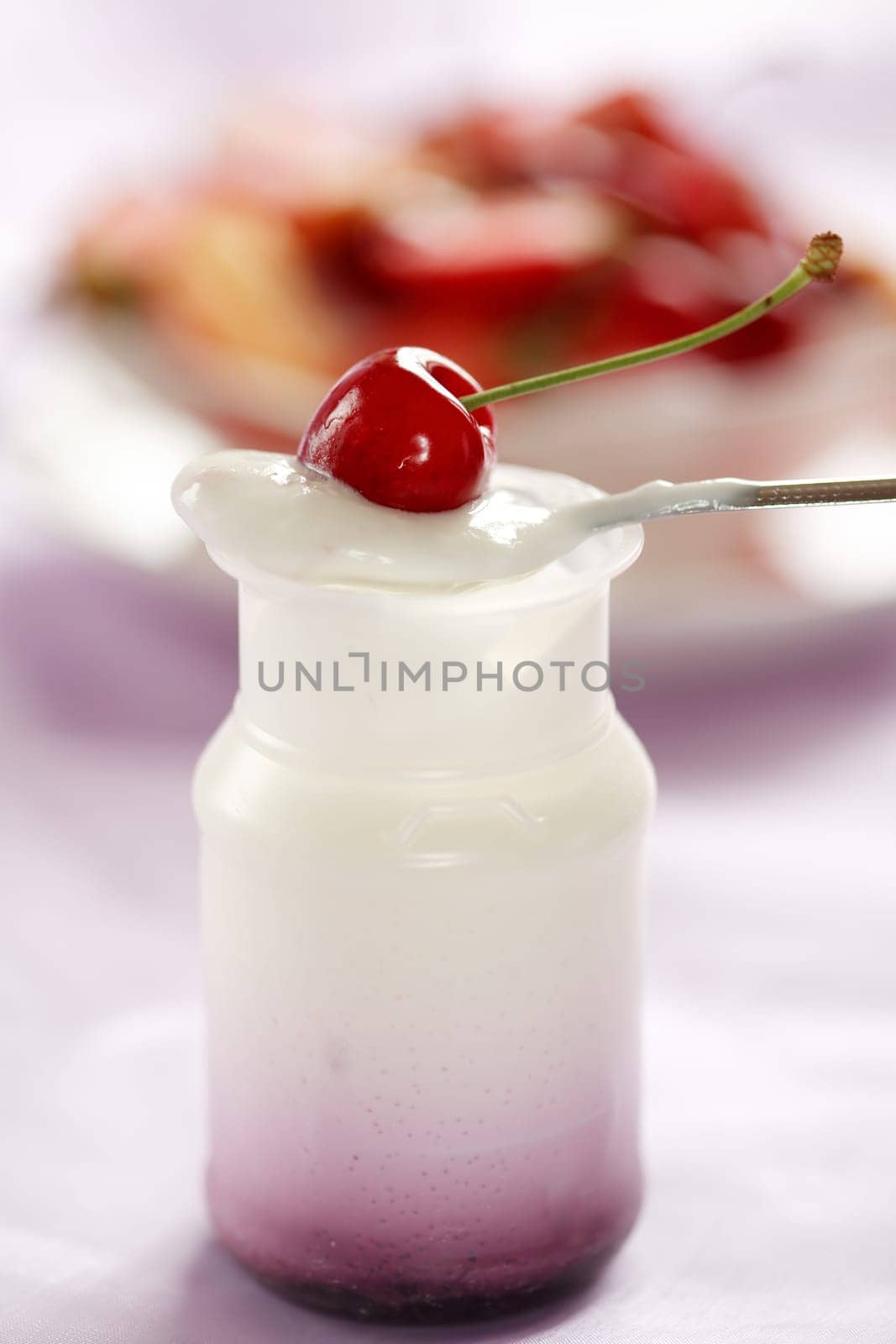 Fruit yogurt with low calorie