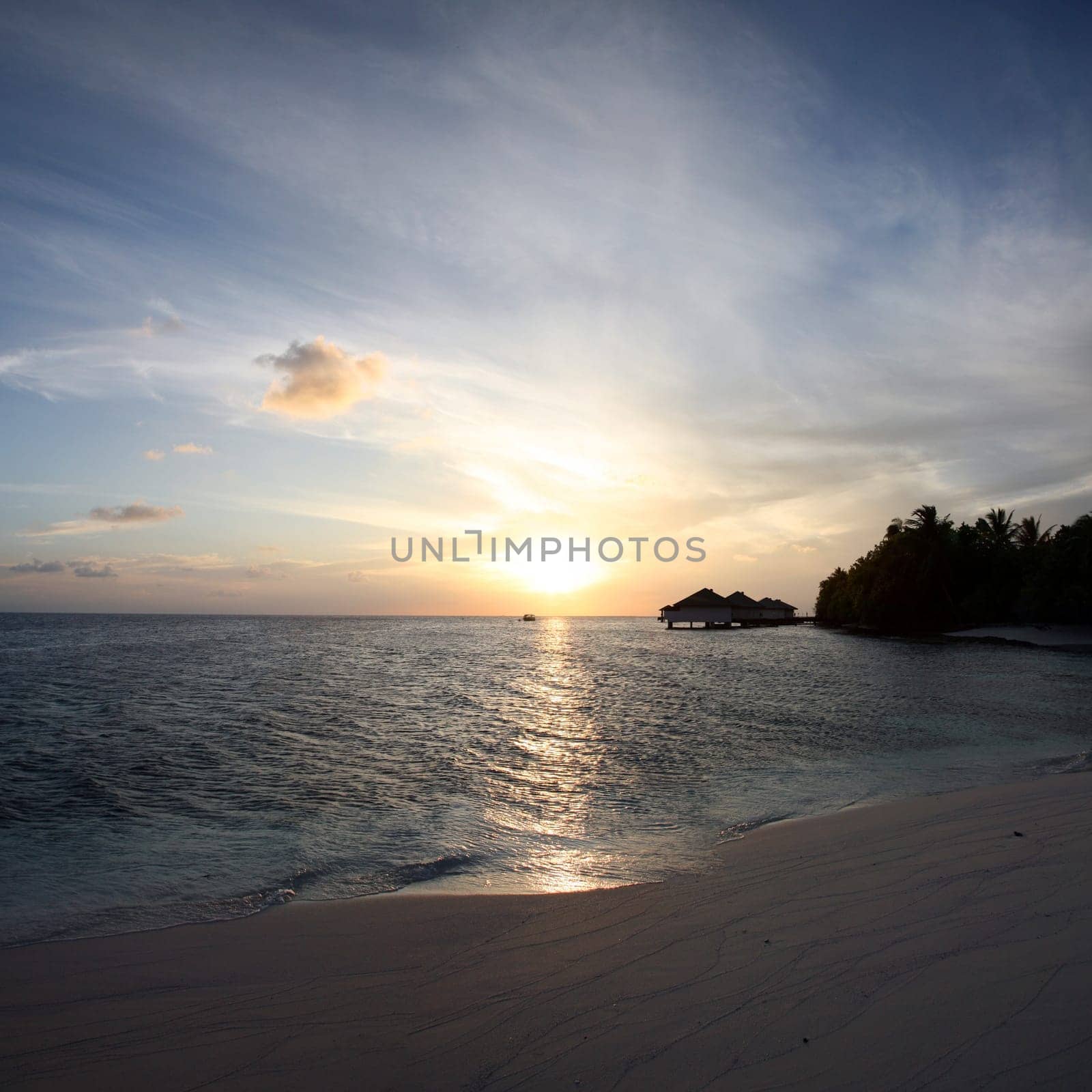Sunrise on the Indian ocean - maldives