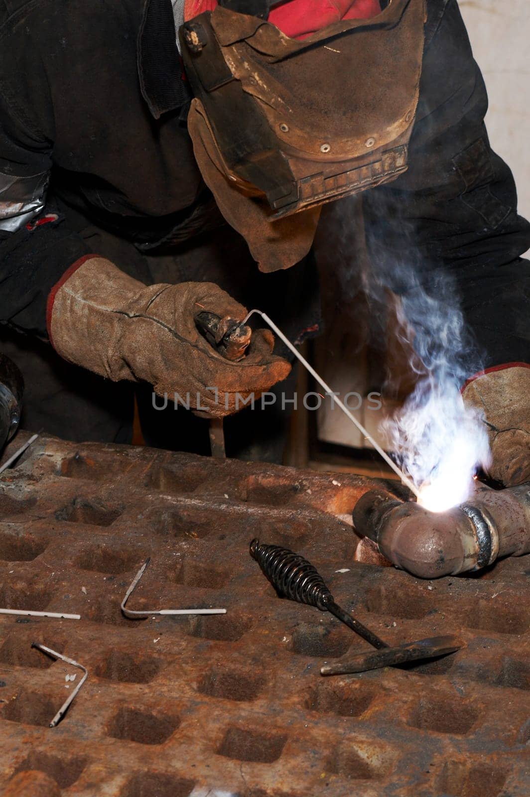 worker welding