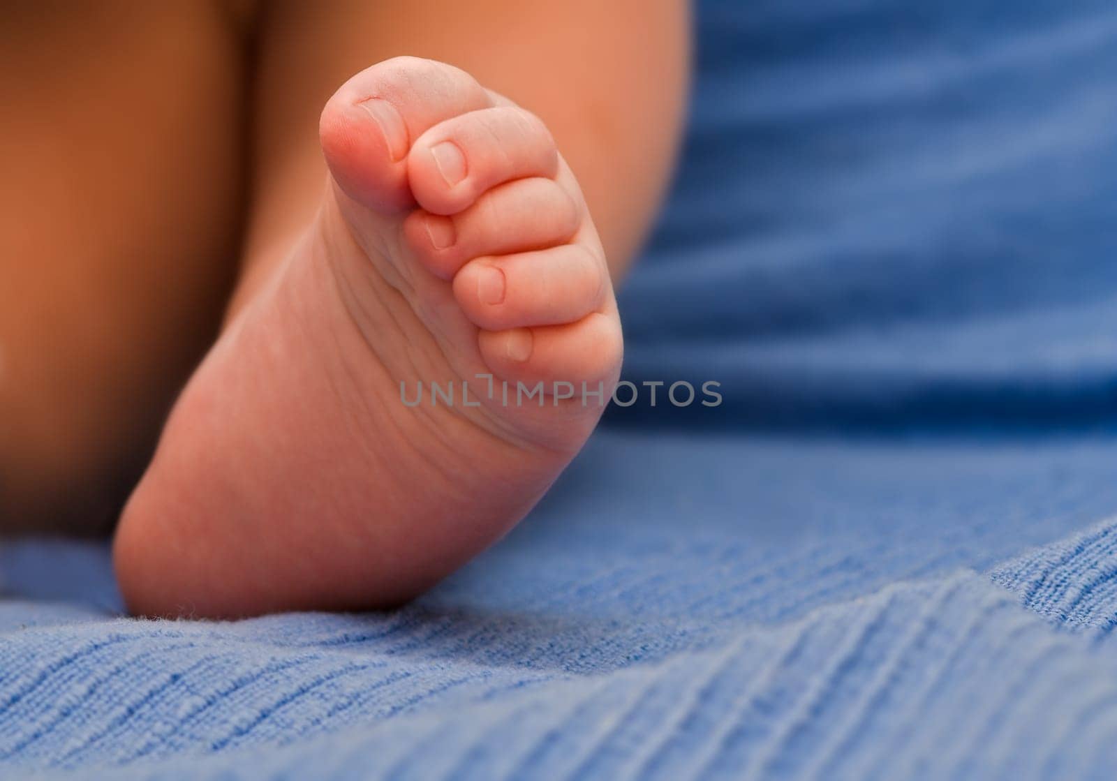 babe, child foot, soft after bath