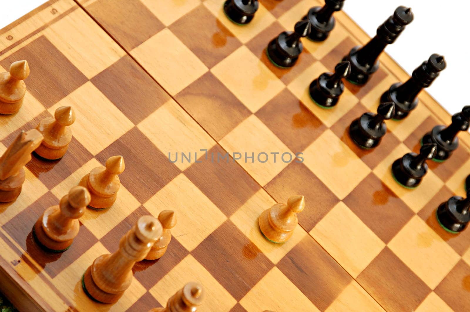 First move, white begin