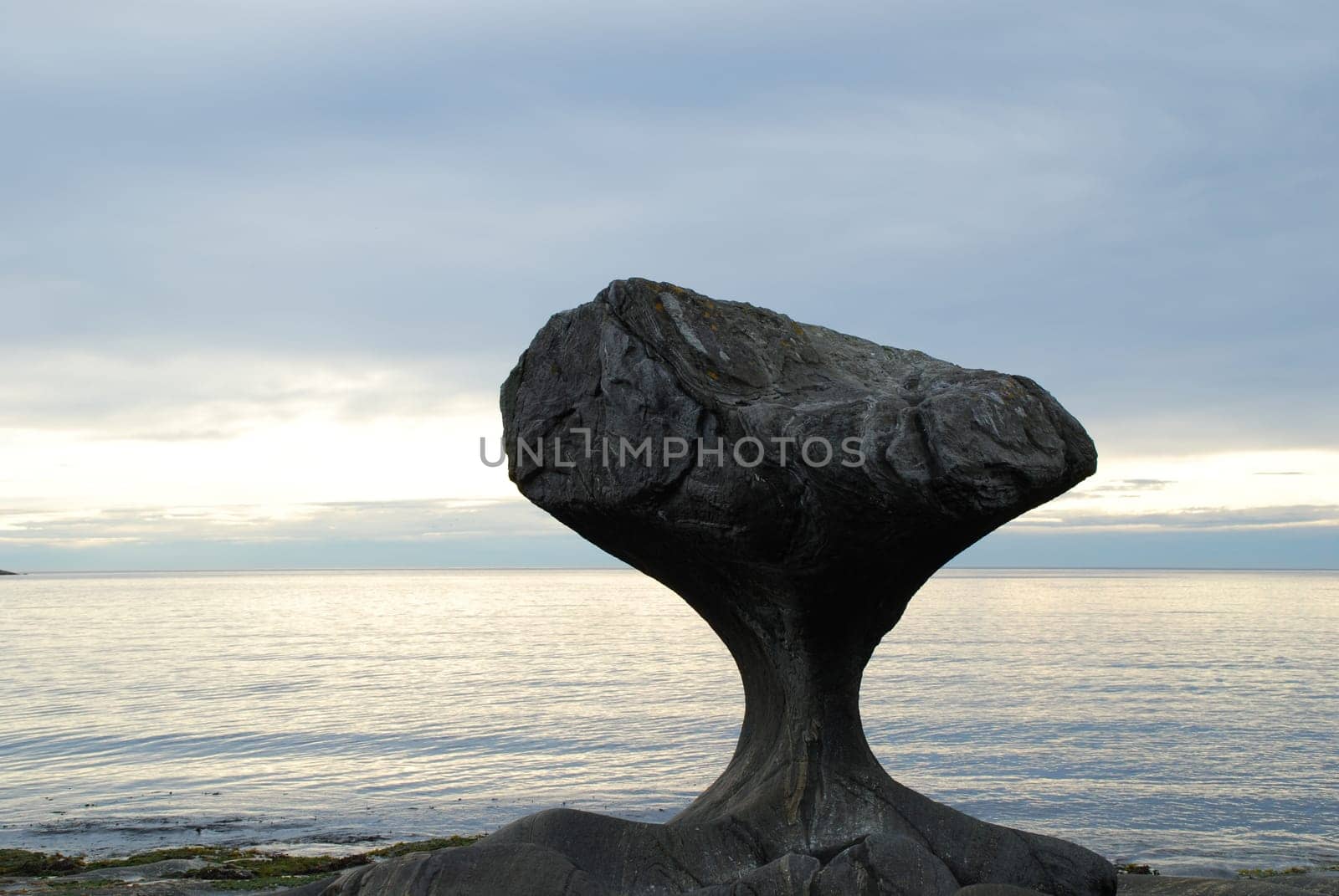 Thousands og tourists is visiting this rock every year