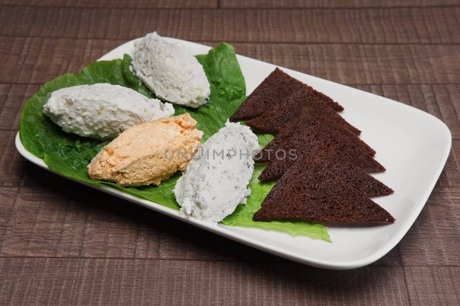 spicy cottage cheese with brown bread