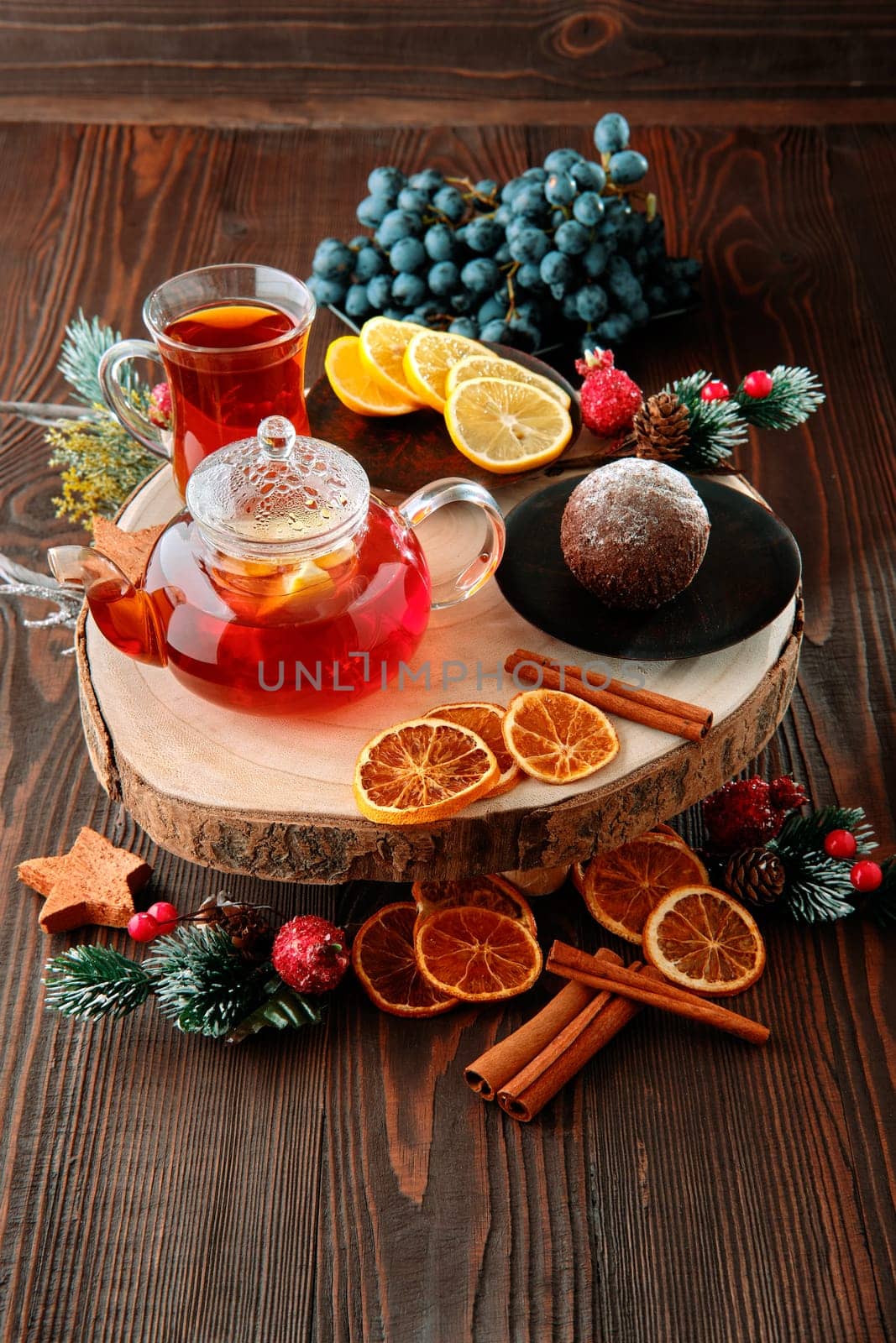 Christmas tea - grape and lemon tea with chocolate cake