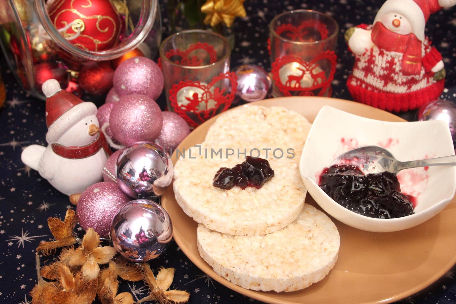 Rice waffles with jam