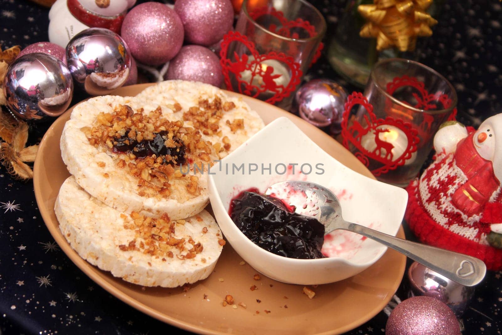 Rice waffles with jam
