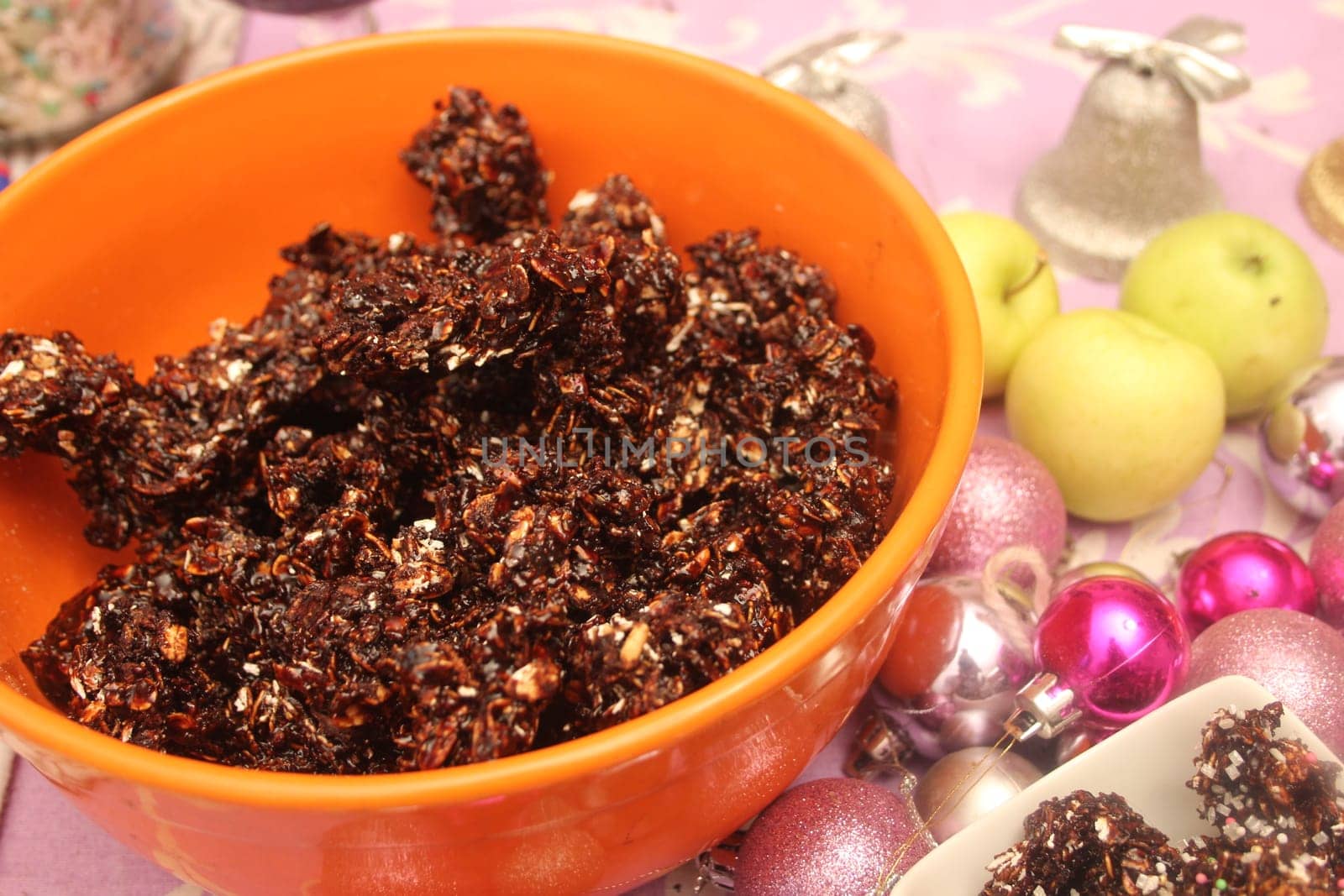 Christmas cookies with chocolate and oats