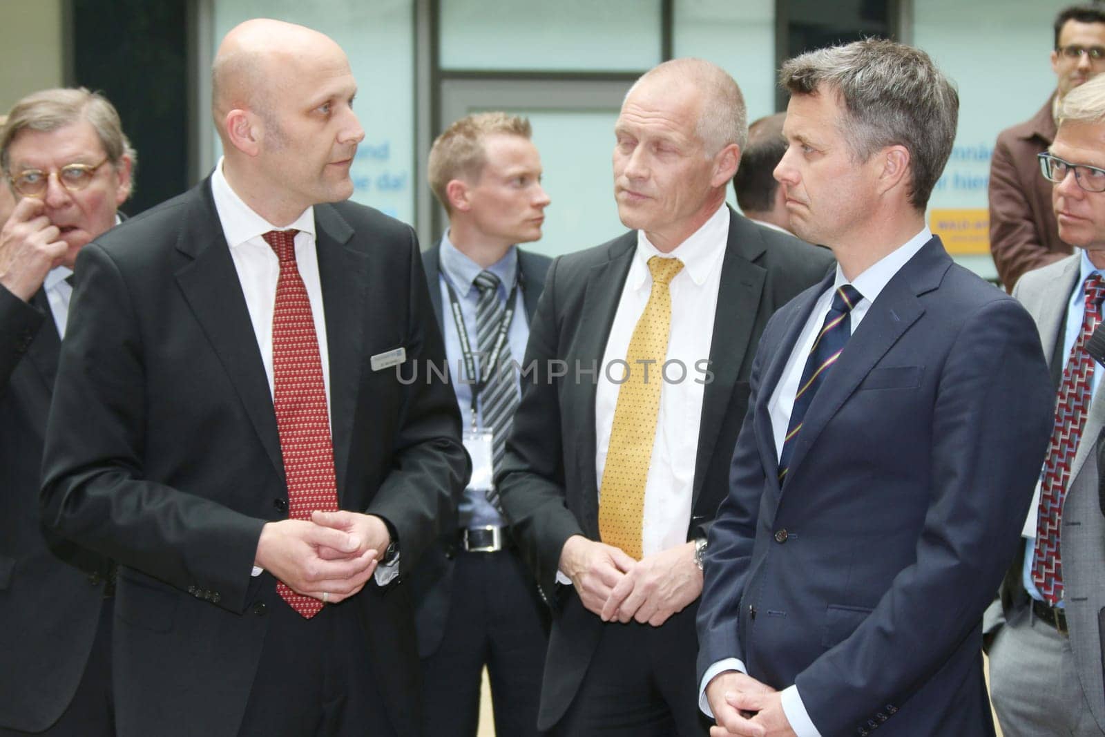 Crown Prince Frederik ,Dr. Nils Rohde,the Daenian Crown Prince Frederik visits the Asklepios Klinik Barmbek,Hamburg,19.05.2015