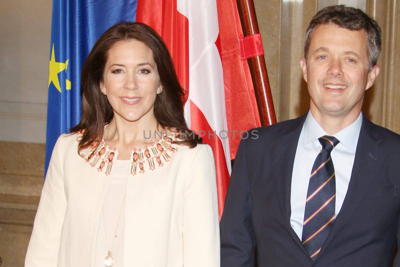 H.K.H. Kronprinz Frederik and I.K.H. Crown Princess Mary ,Buergermeister Scholz recommends the pair of crown princes in the town hall,Hamburg,19.05.2015..