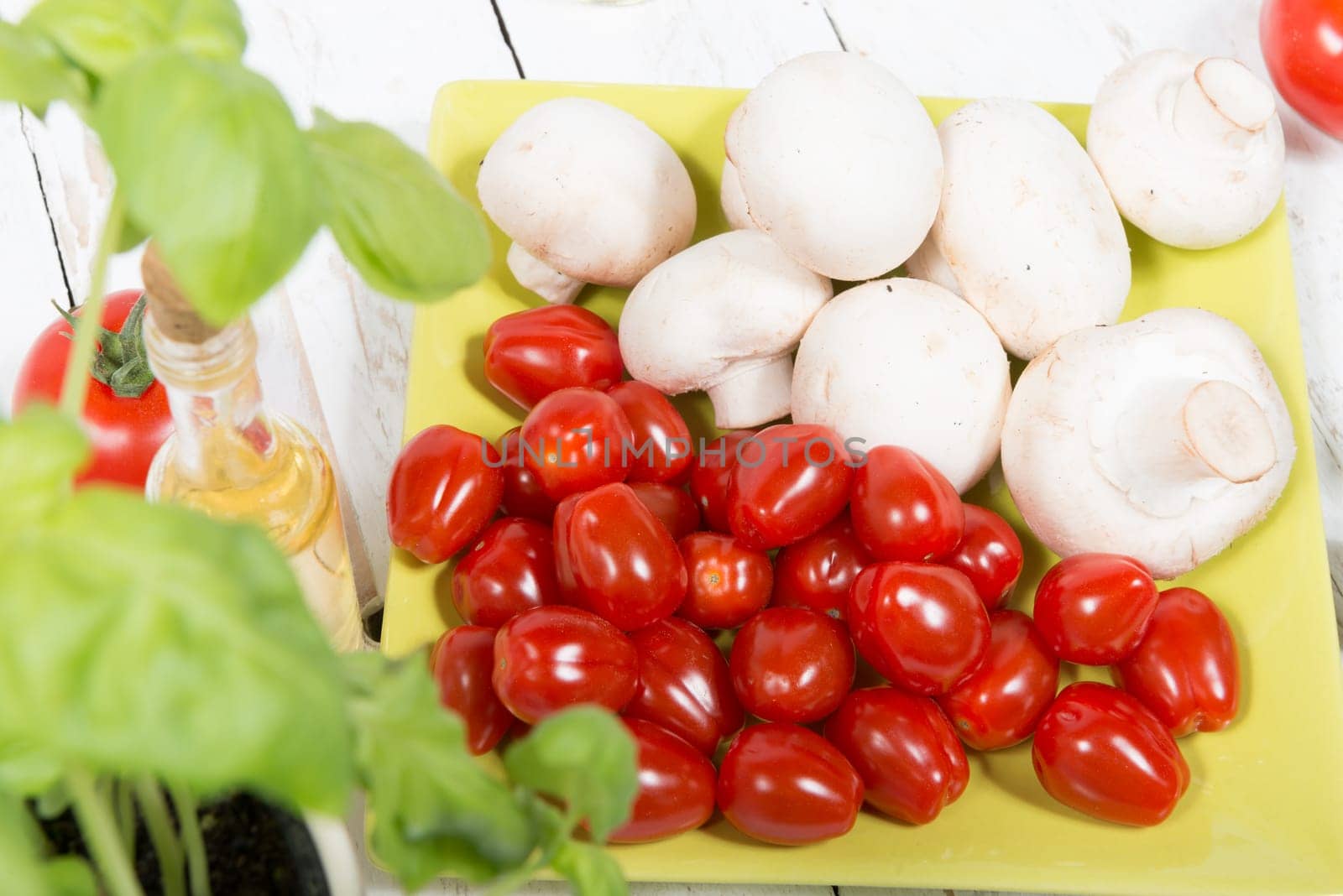 cherry tomatoes and some Paris mushrooms