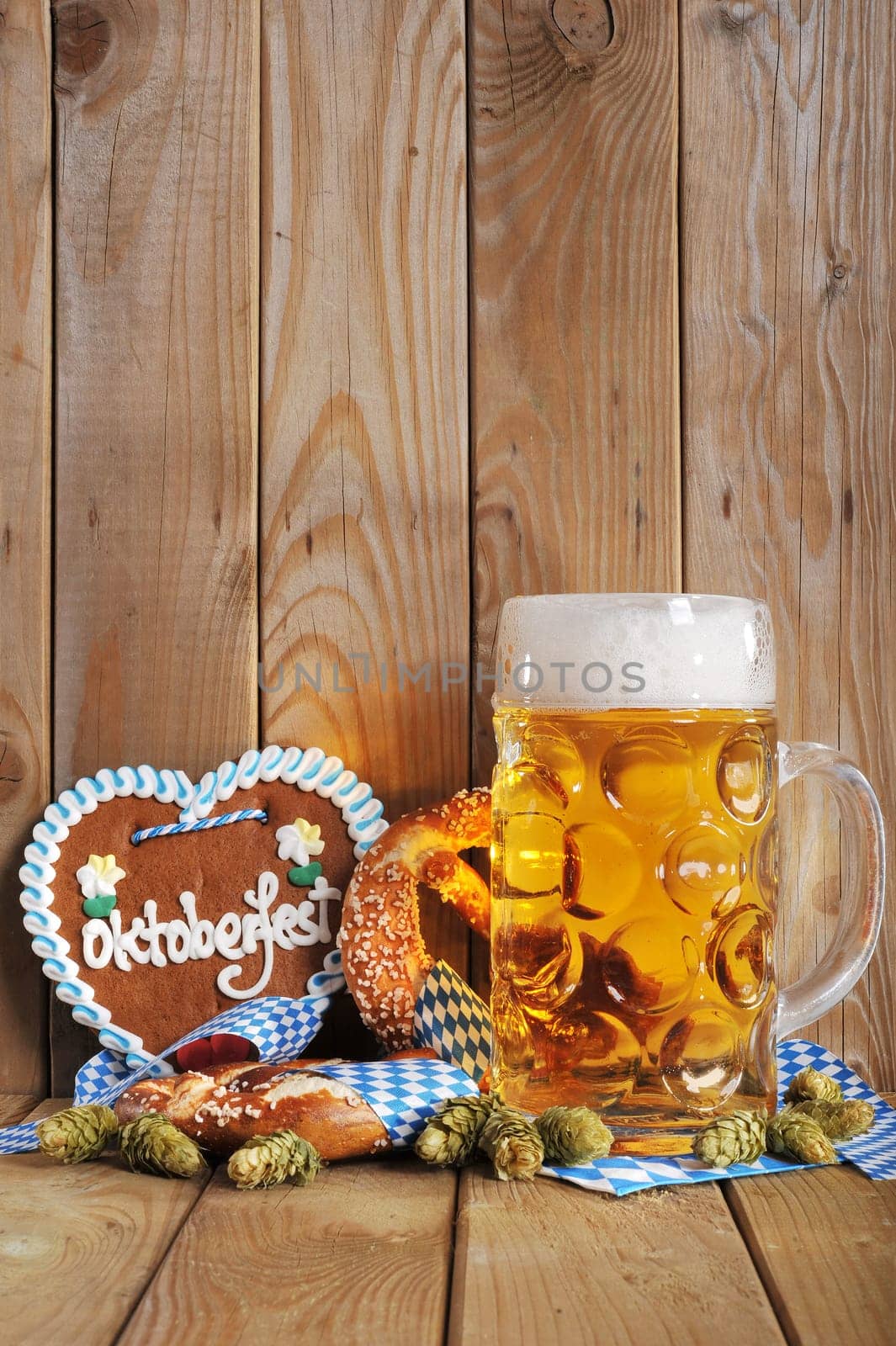 original Bavarian gingerbread heart with Oktoberfest beer mug and laugenbrezen