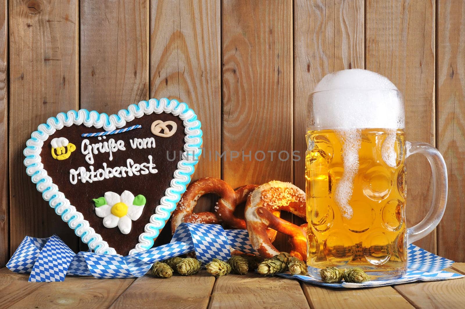original Bavarian gingerbread heart with Oktoberfest beer mug and laugenbrezen