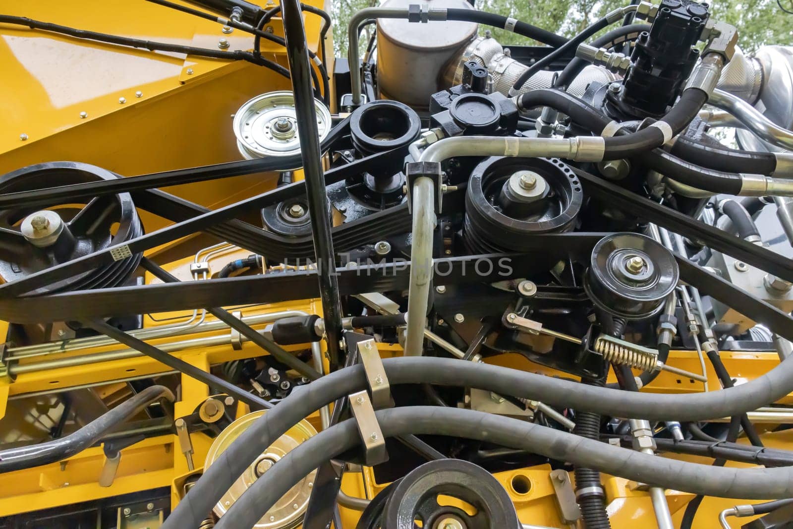 Belt Drive of the combine harvester in detail.