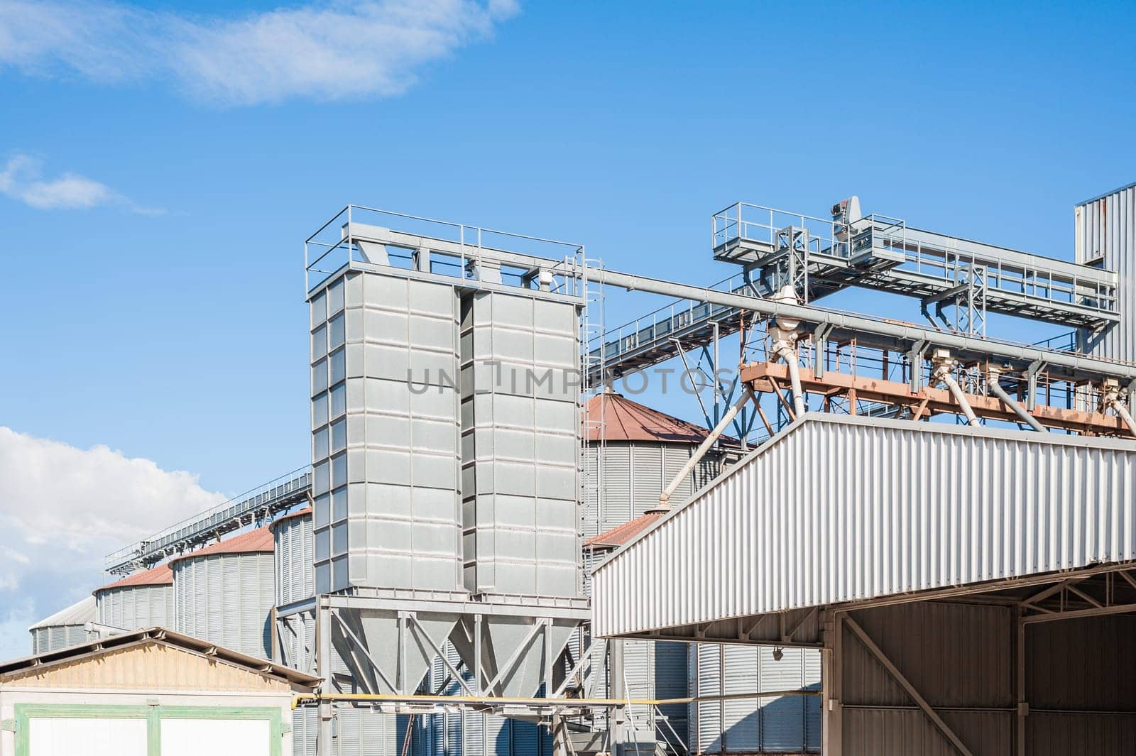 Storage facility cereals and production of bio gas  silos and drying towers
