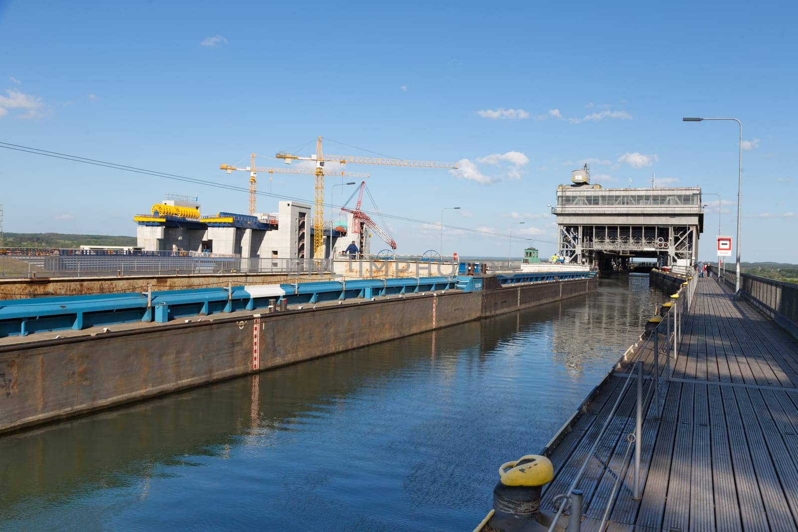 Pushship association enters the lifting mechanism