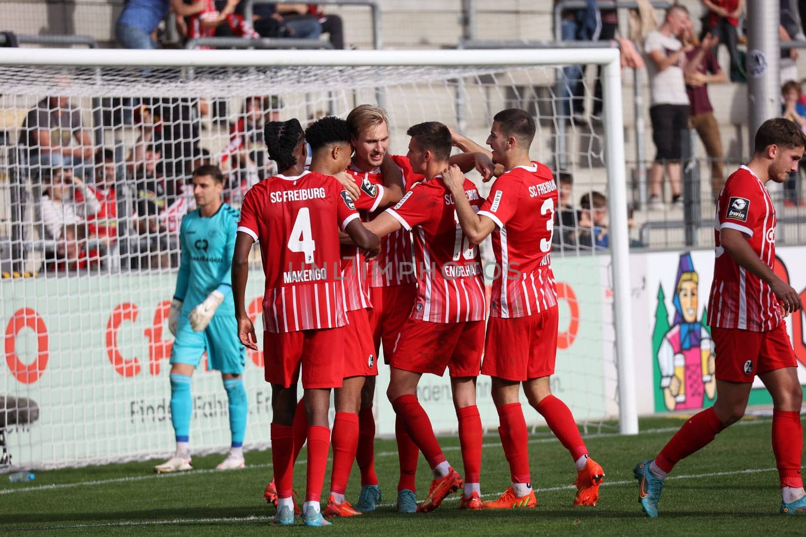 The Freiburg players celebrate the 1:0 lead goal of Vincent Vermeij (SC Freiburg II - U23) by penalty .in the game of the 3. FBL: 22-23: 14. Sptg. SC Freiburg II vs VfB Oldenburg.. DFL REGULATIONS PROHIBIT ANY USE OF PHOTOGRAPHS AS IMAGE SEQUENCES AND/OR QUASI-VIDEONann.. Photo: Joachim Hahne/johapress
