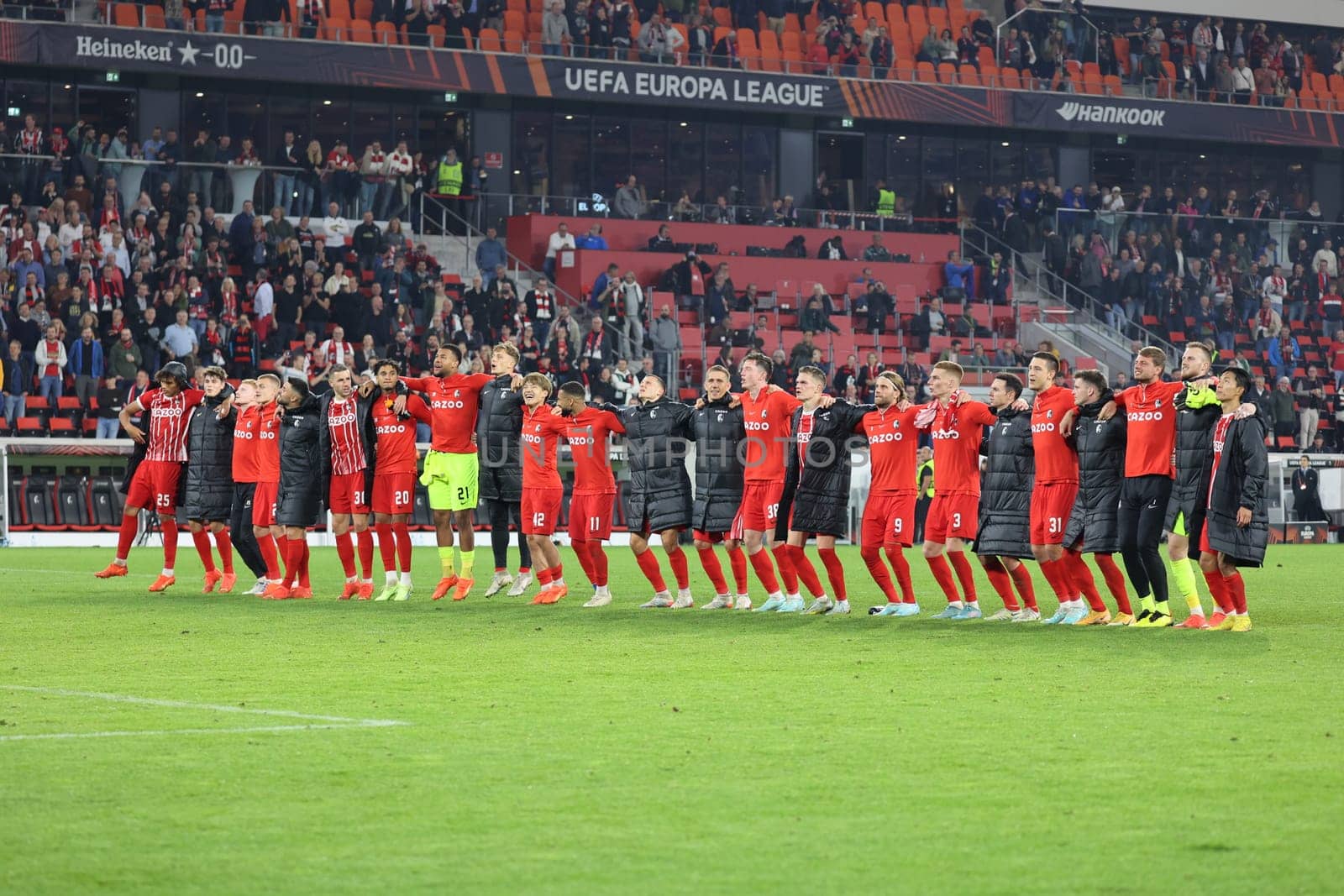We want to jump,jump,jump,we want fun - the Freiburg players are successful in sports and have a lot of fun like here after the game of the Europa League - Matchday 5,SC Freiburg vs. Olympiakos Piraeus