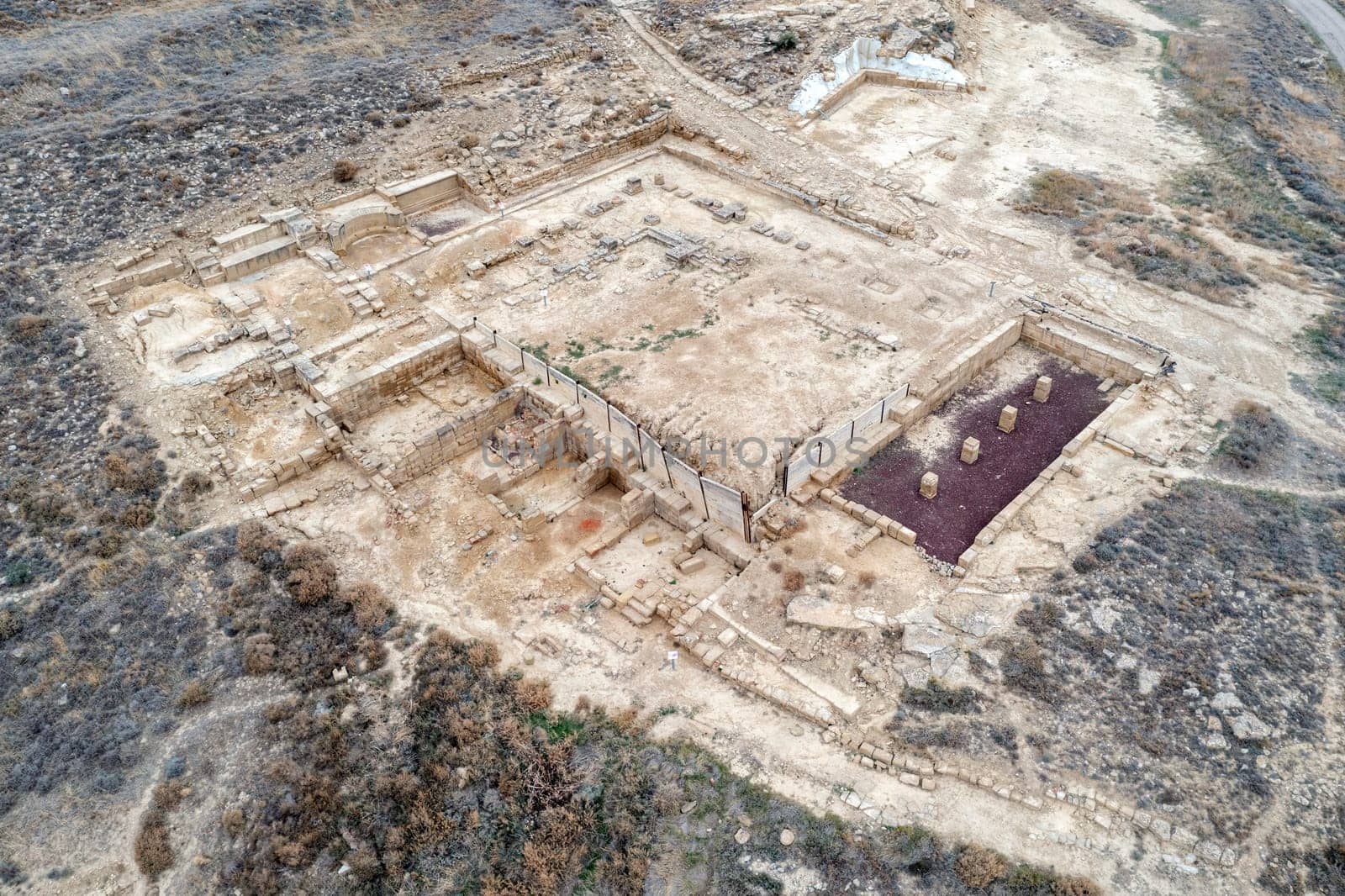 The Banales Iberian-Roman site corresponds to a city that has not been identified. It is located in the municipality of Uncastillo, but it is accessed from the town of Layana, very close to Sadaba.