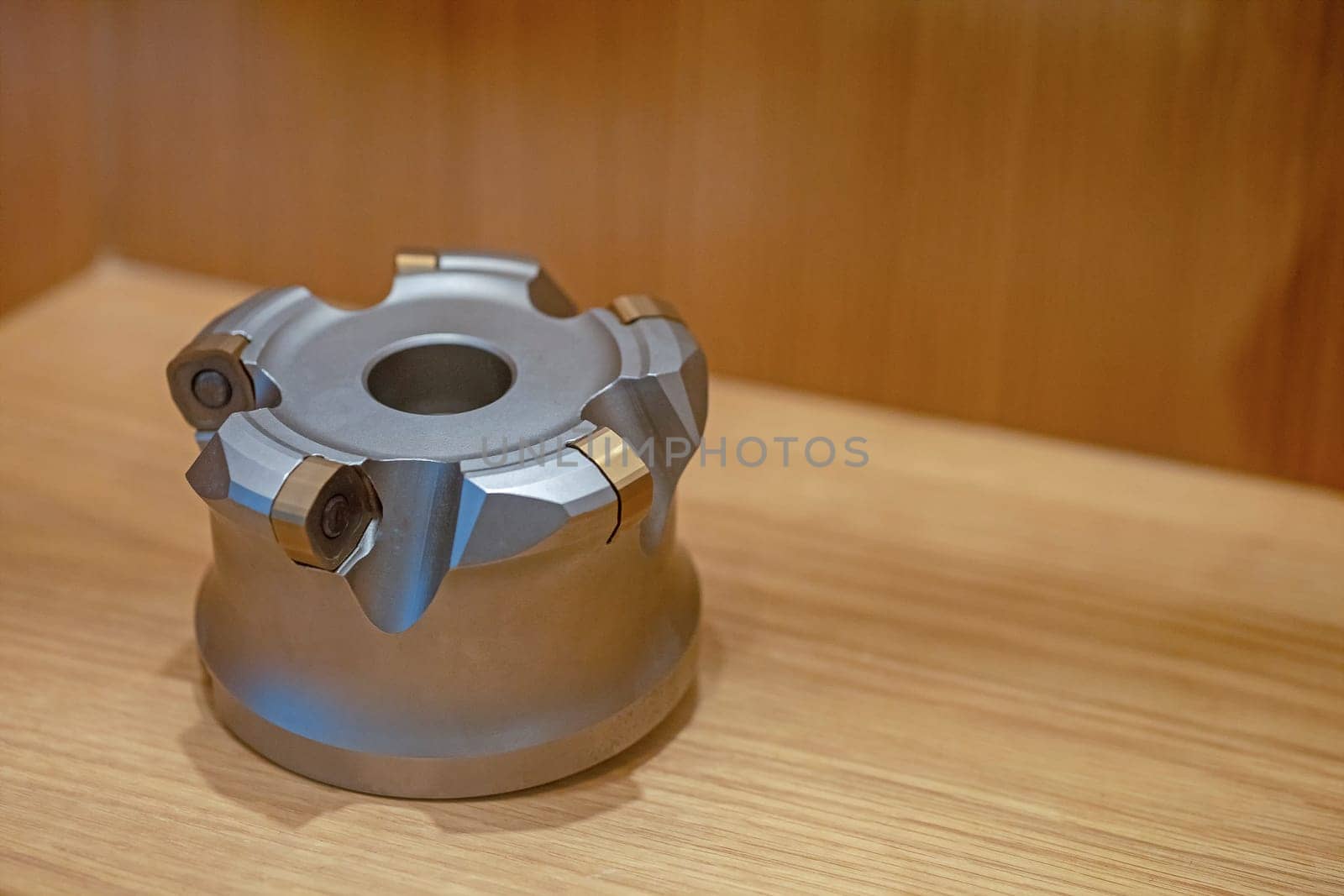 Indexable tool on the table for cnc machines
