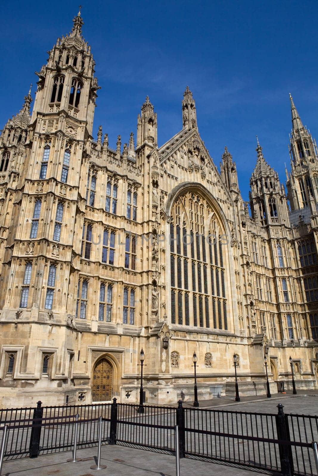London, government houses of the Parliament in westminster