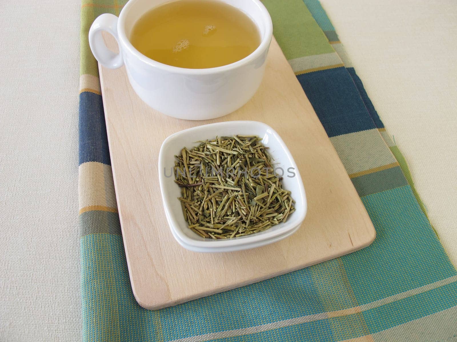 Loser Kukicha green tea and a cup of tea