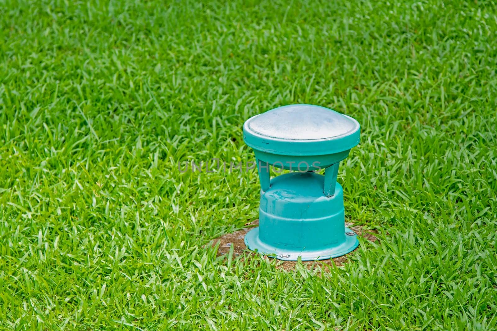 Lawn irrigation system or water sprinkler