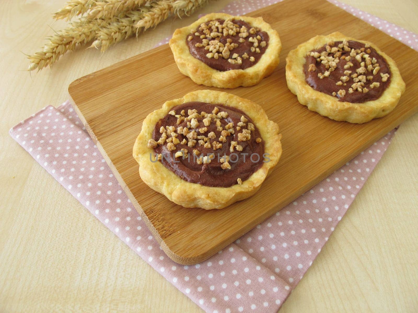Chocolate Tartelettes with Almonds