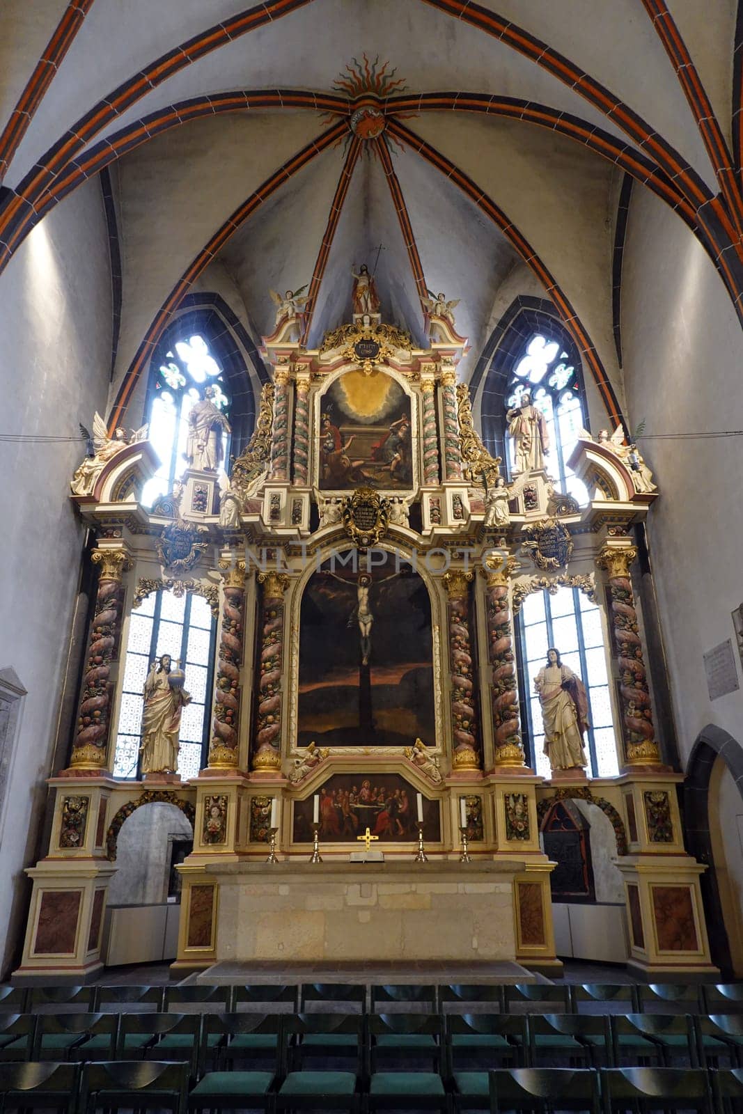 Innenansicht der evangelischen St. Blasius Kirche - Hochaltar, Niedersachsen, Deutschland, Hannoversch Münden