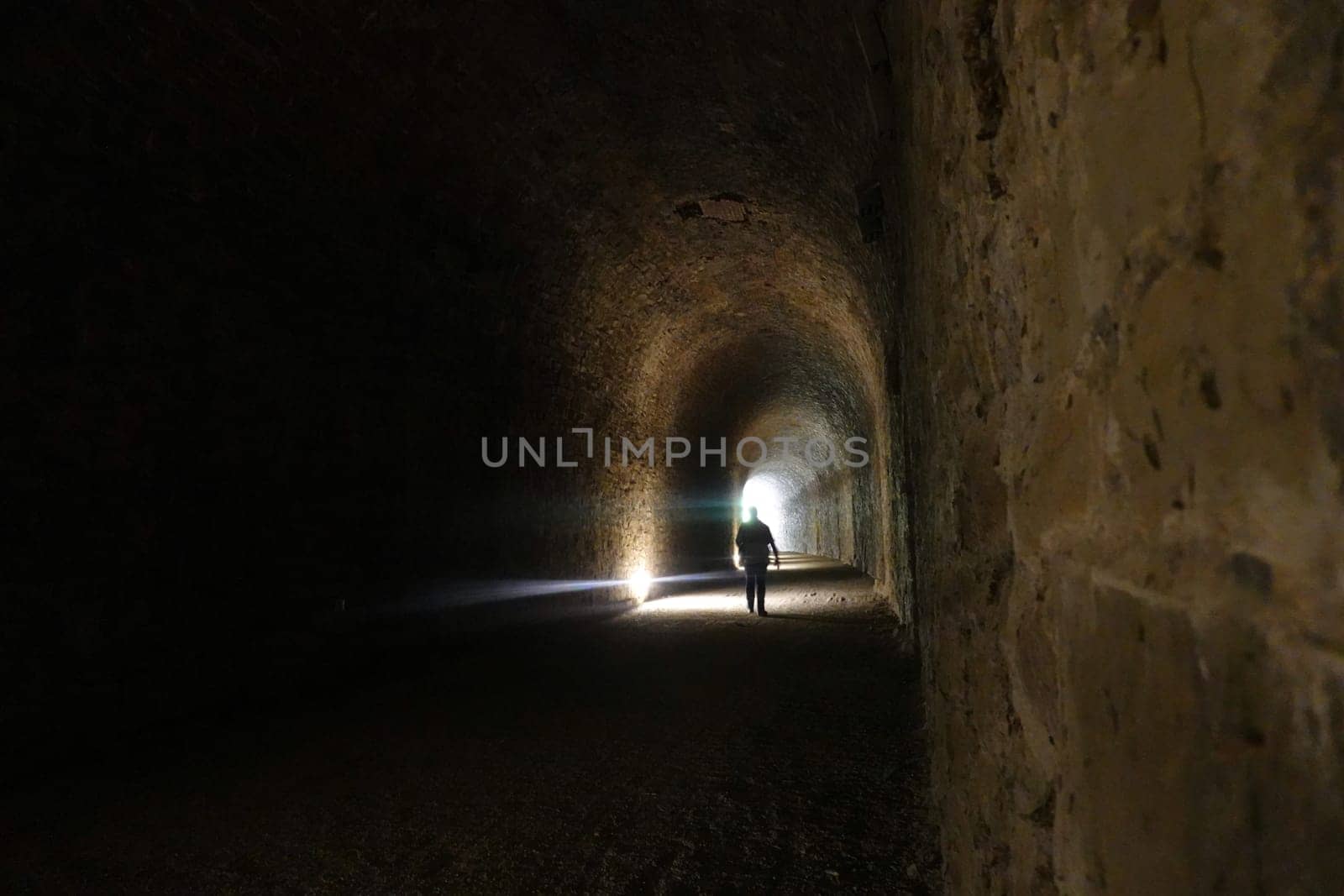 Deiseler Tunnel, auch Trendelburg-Tunnel oder Carlsbahntunnel, stillgelegter Eisenbahntunnel der früheren Carlsbahn, Hessen, Deutschland, Trendelburg