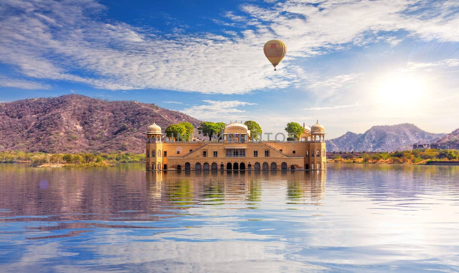 Jal Mahal, water palace of India in Jaipur.