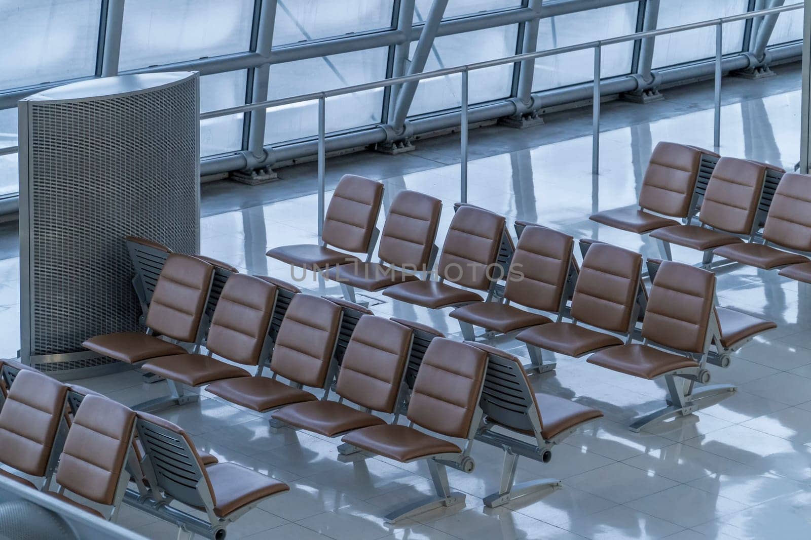 Table without people sitting in the terminal