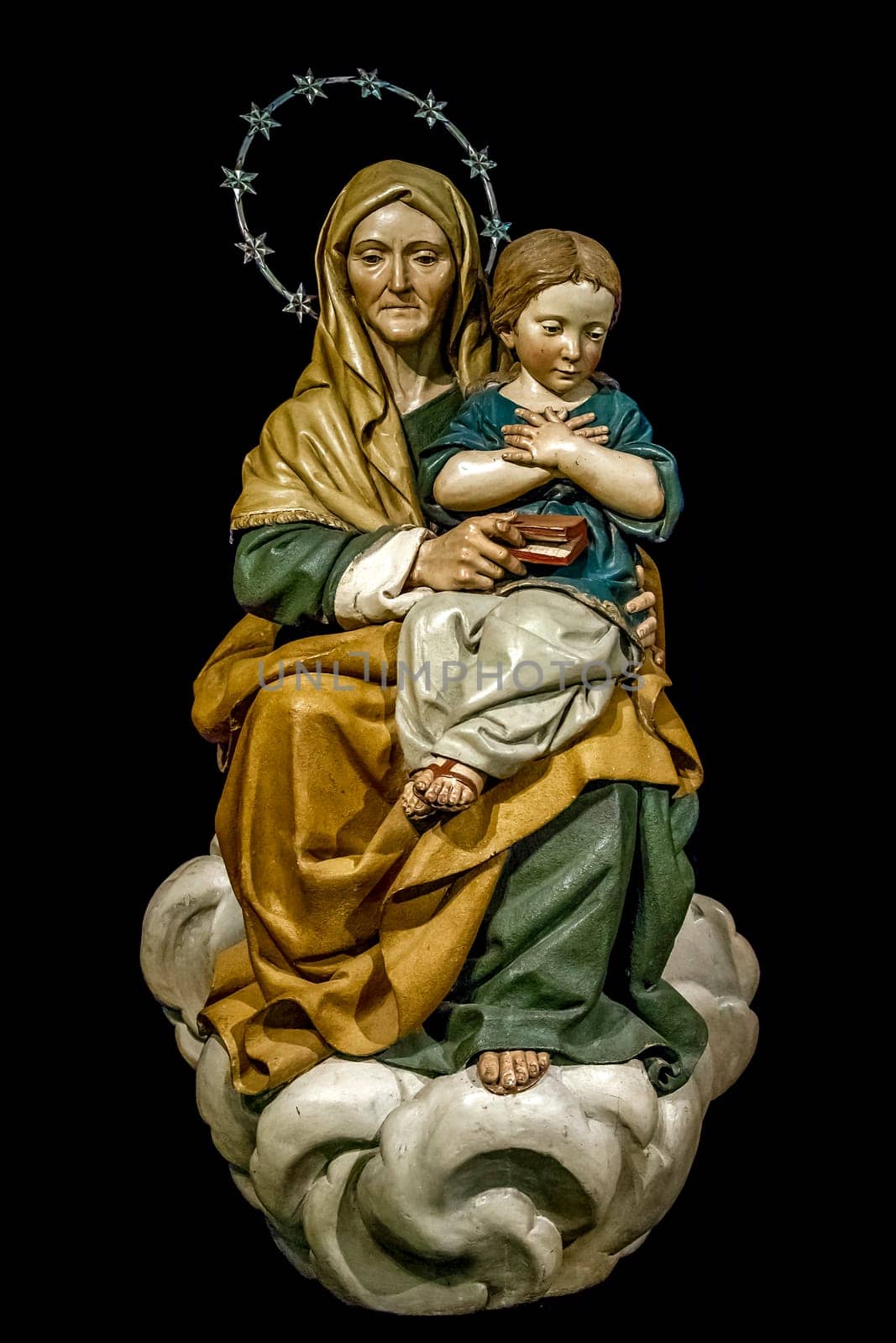 Sculpture of Santa Ana with the Virgin girl, in Tudela, from the beginning of the Neoclassical period, made of polychrome wood and its author was Ramon Amadeu, a Catalan master of imagery.