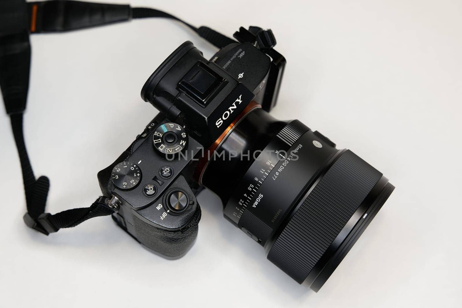 Modern system camera SONY ALPHA 7RII in combination with a very high quality lens of the manufacturer SIGMA, which was built especially for this camera