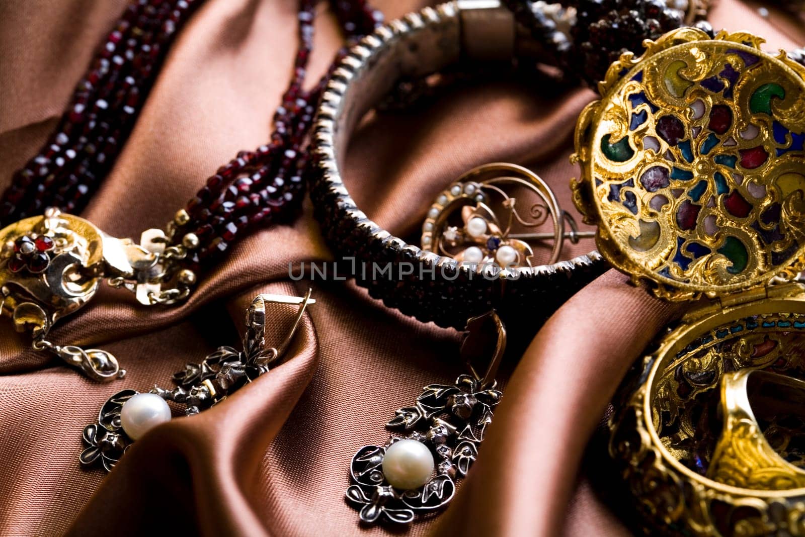 Old fashioned object - ring & gemstone