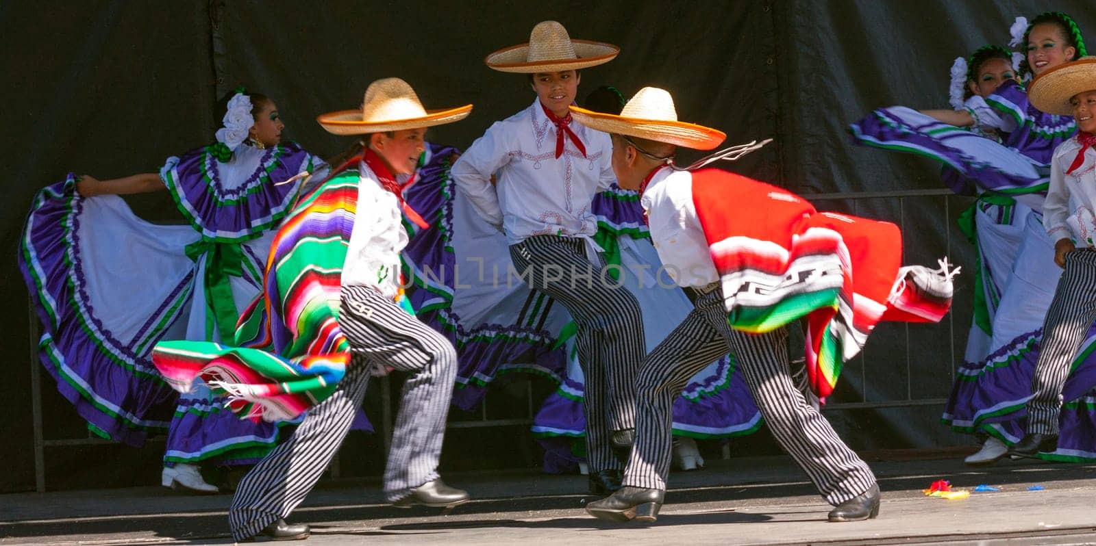 SAN DIEGO,USA - MAY 03,2014 : Dancers Participates in the Fiesta held in San Diego,California