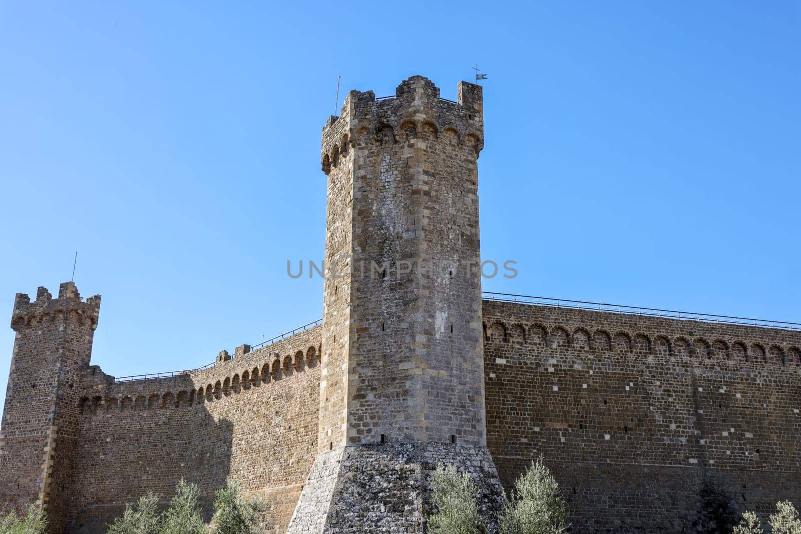italian  italy  landscape  medieval  , castle, montalcino  tuscany  tuscan  cosimo, medici, tower, stone, city  town  architecture  brunello  ancient  architectural  attraction   europe  exterior  fort  holiday  landmark  european, history, historical, heritage, travel, tourism, monument  siena  sightseeing  traditional  urban  vacation  wall  wine  fortess, destination, blue, sky