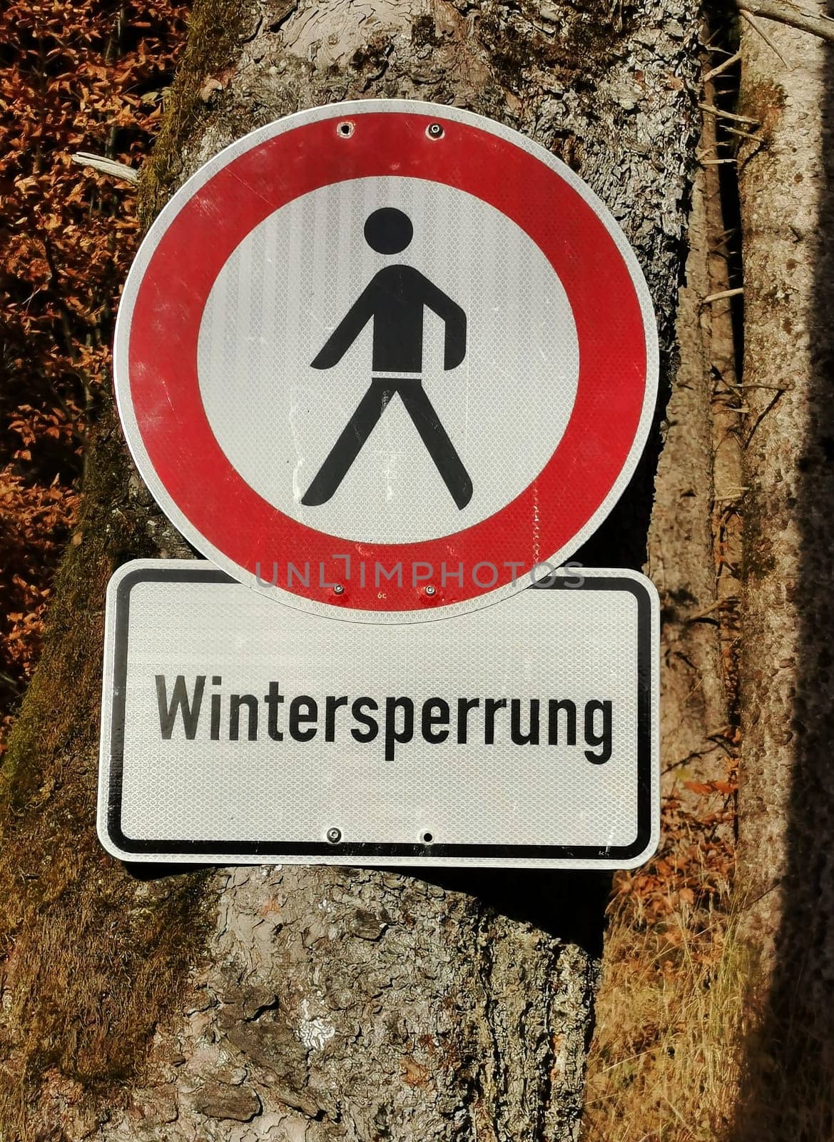 Traffic sign prohibition sign winter closure