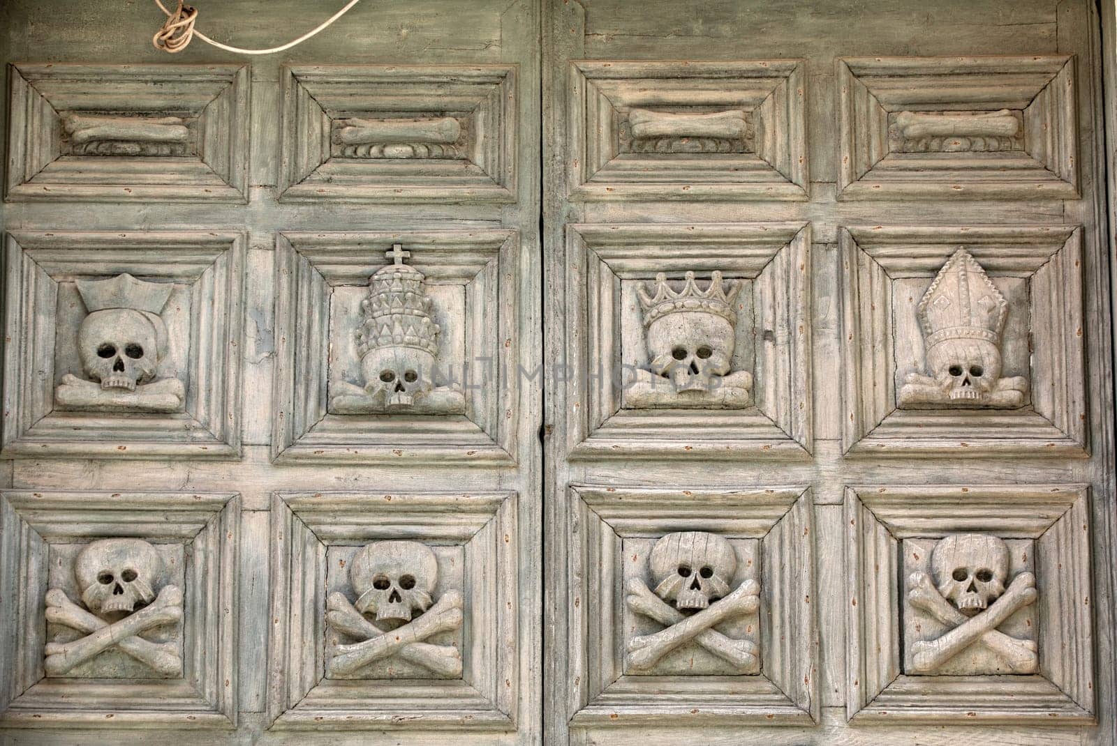 Skull decoration in Church of Purgatory (Chiesa del Purgatorio) in Matera. Basilicata, Italy
