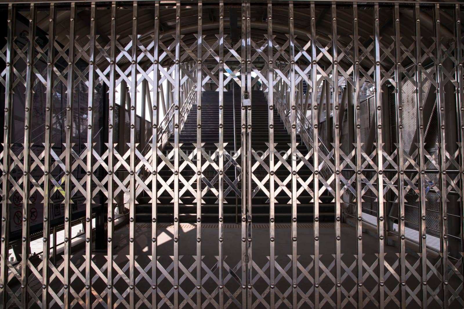 ss collapsible gate can be used as a texture background