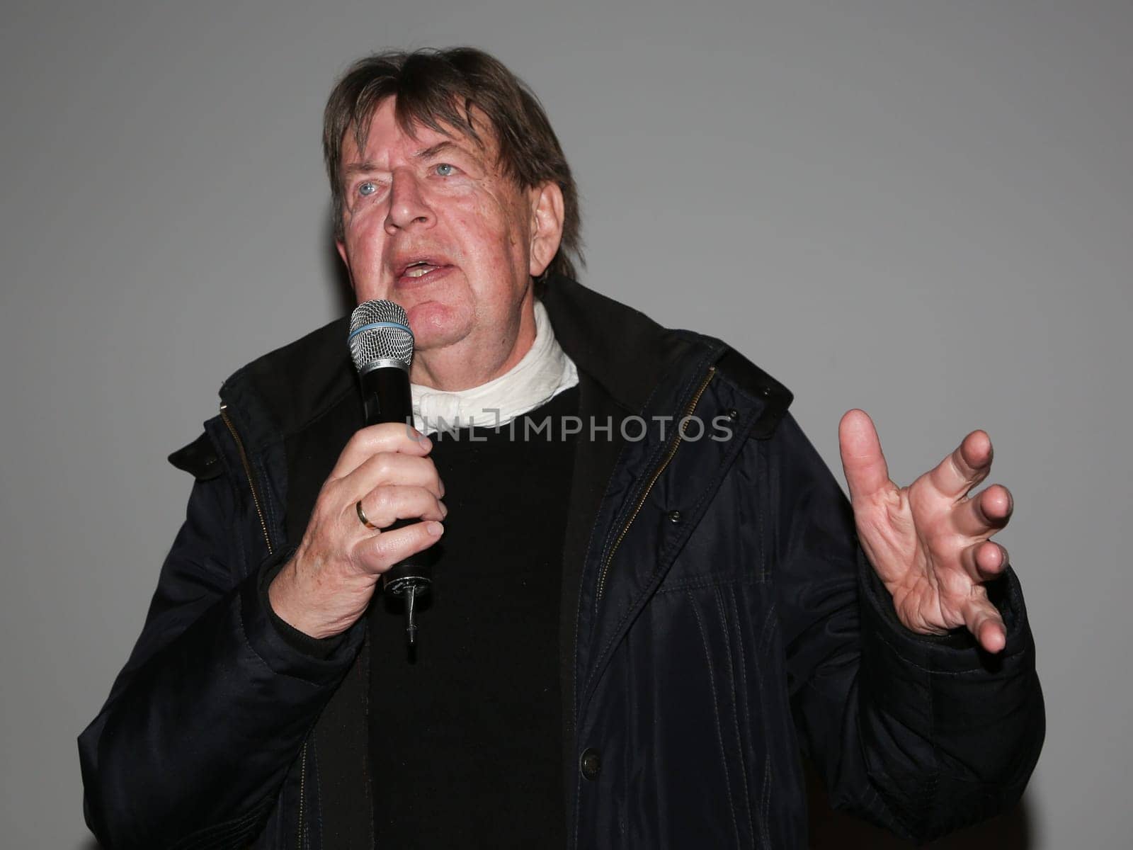 deutscher Schauspieler Jörg Gudzuhn bei einer Veranstaltung am 15.02.2023 im Moritzhof Magdeburg