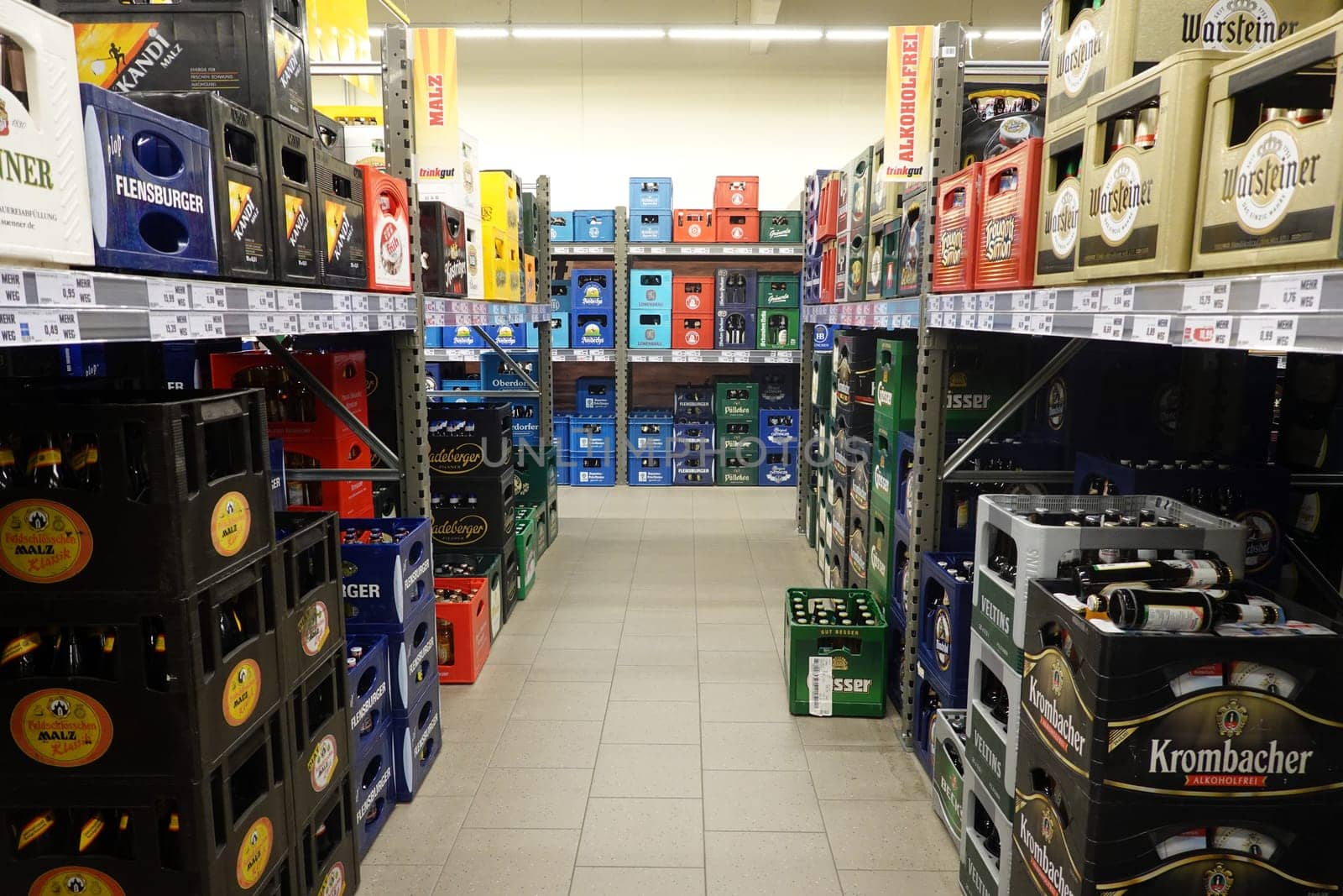 Symbolbild - große Bier-Auswahl in einem Getränkemarkt