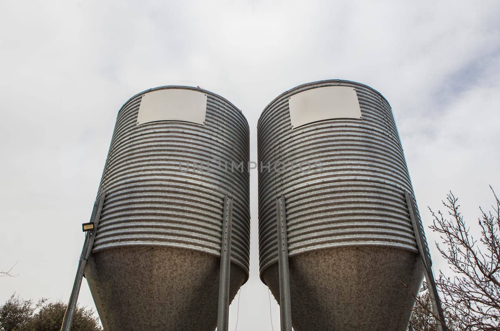 Animal feed silos. Zinc-coated storage for animal husbandry