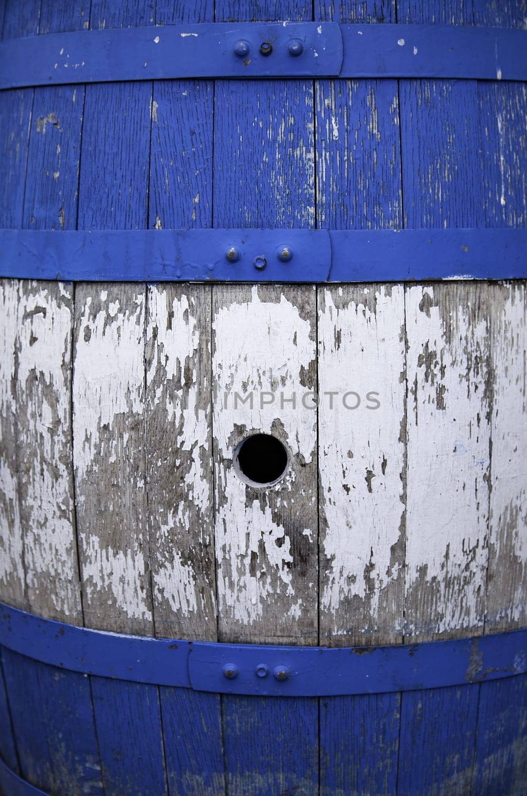 Detail of container for transport and conservation of alcoholic beverages