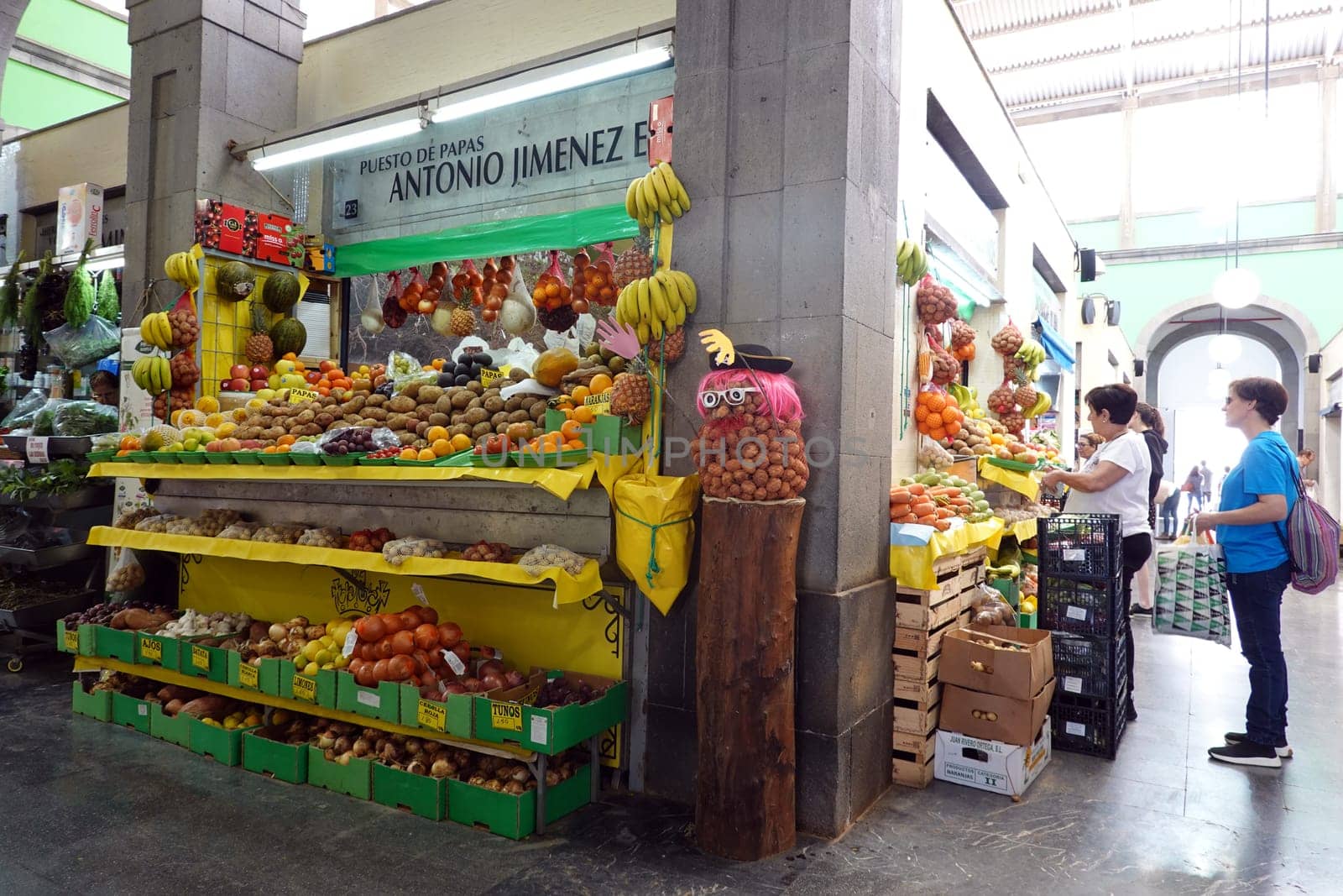 überwätigendes Obst- und Gemüseangebot in der Markthalle Mercado de Vegueta, Gran Canaria, Spanien, Las Palmas
