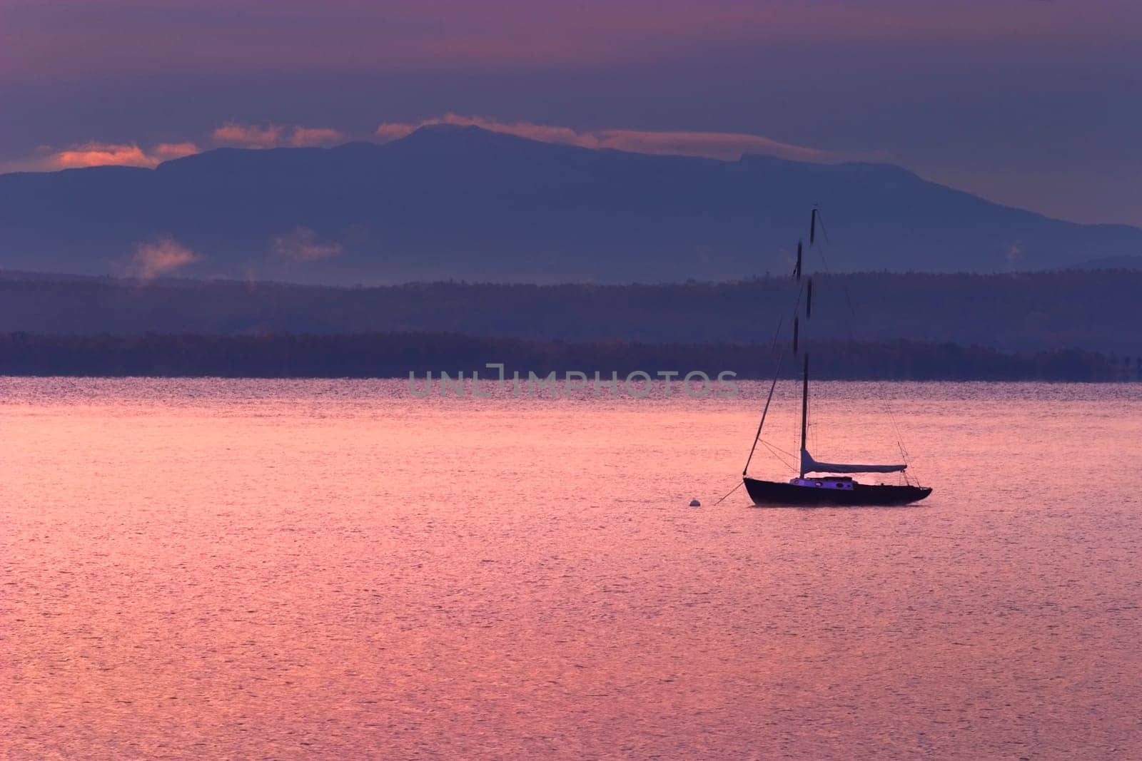 NORTH HERO IN THE LAKE CHAMPLAIN ISLANDS, VT