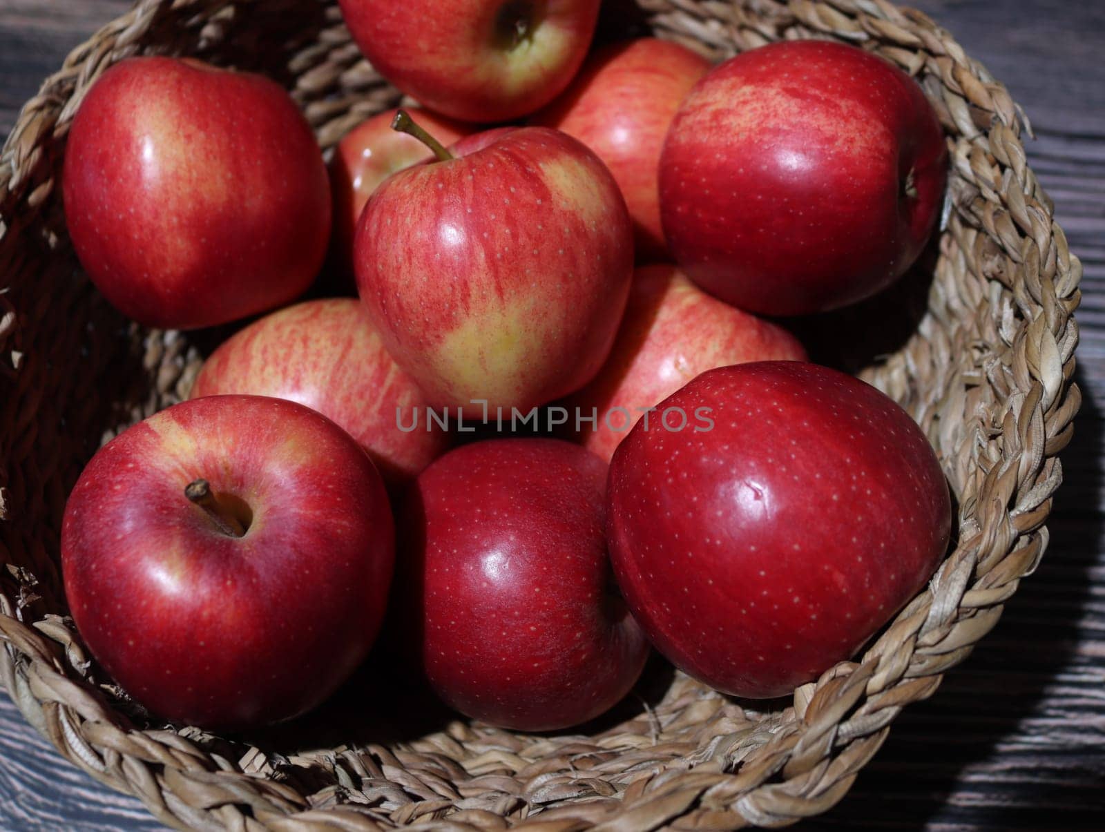 delicious appetizing red apples natural fruit delicacy