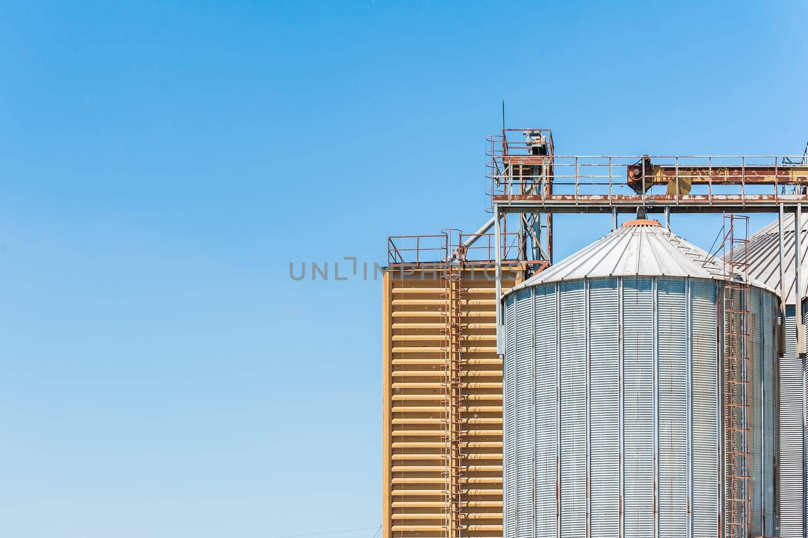 Storage facility cereals , silos and drying towers