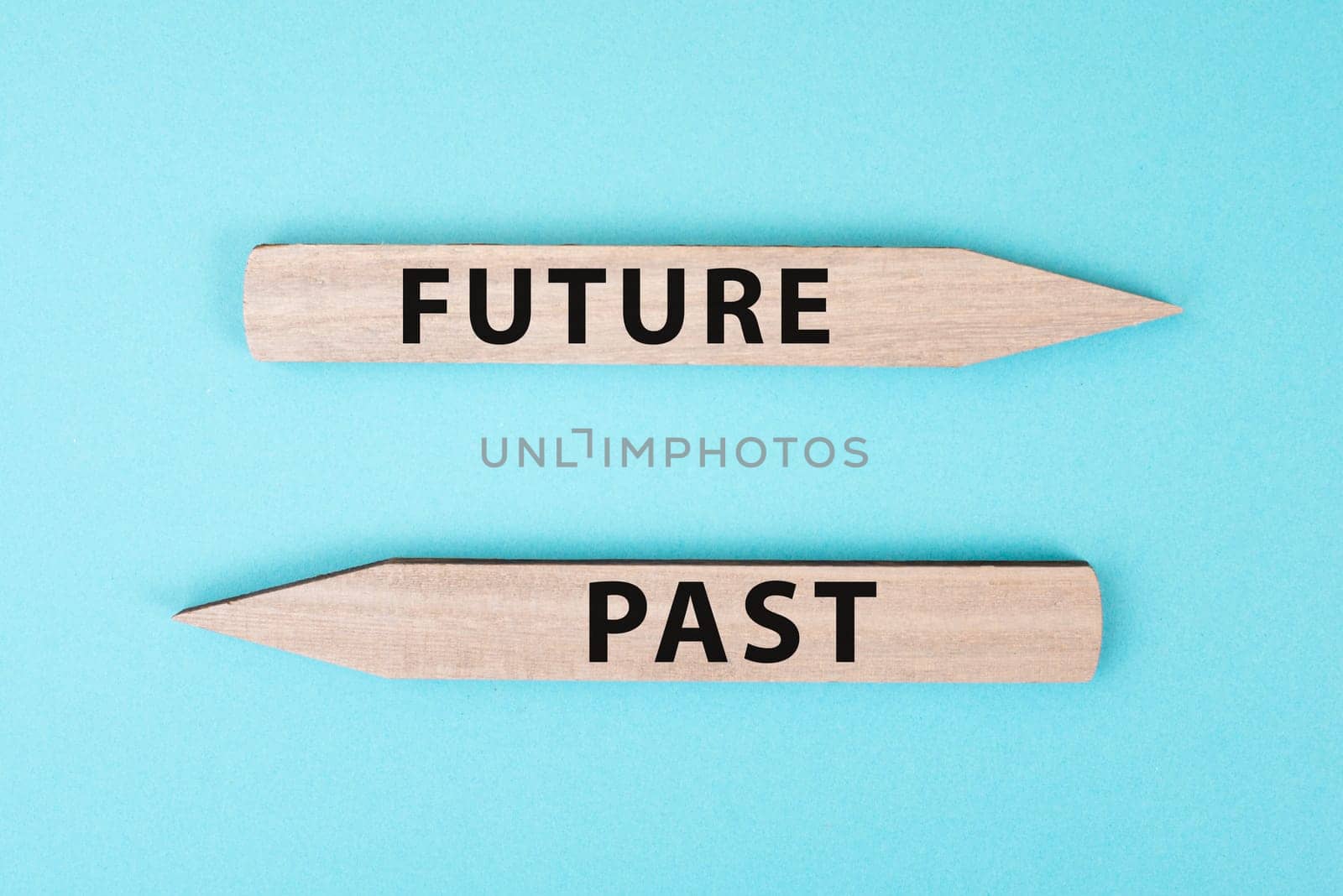Arrows show to different directions, past and future
