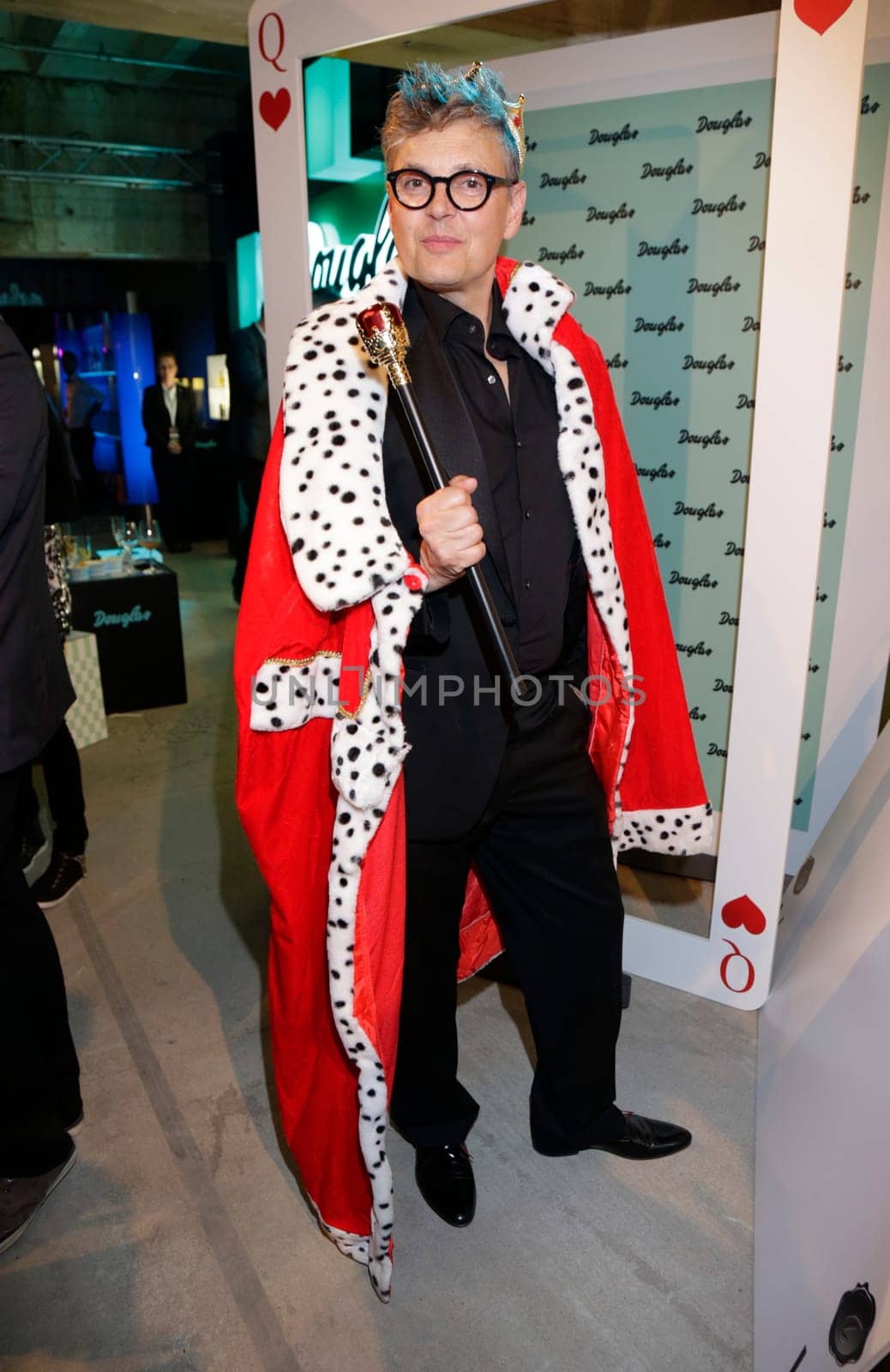 Rolf Scheider dressed up as a king, Duftstars 2015 at the old E-Kraftwerk Berlin on 08.05.2015